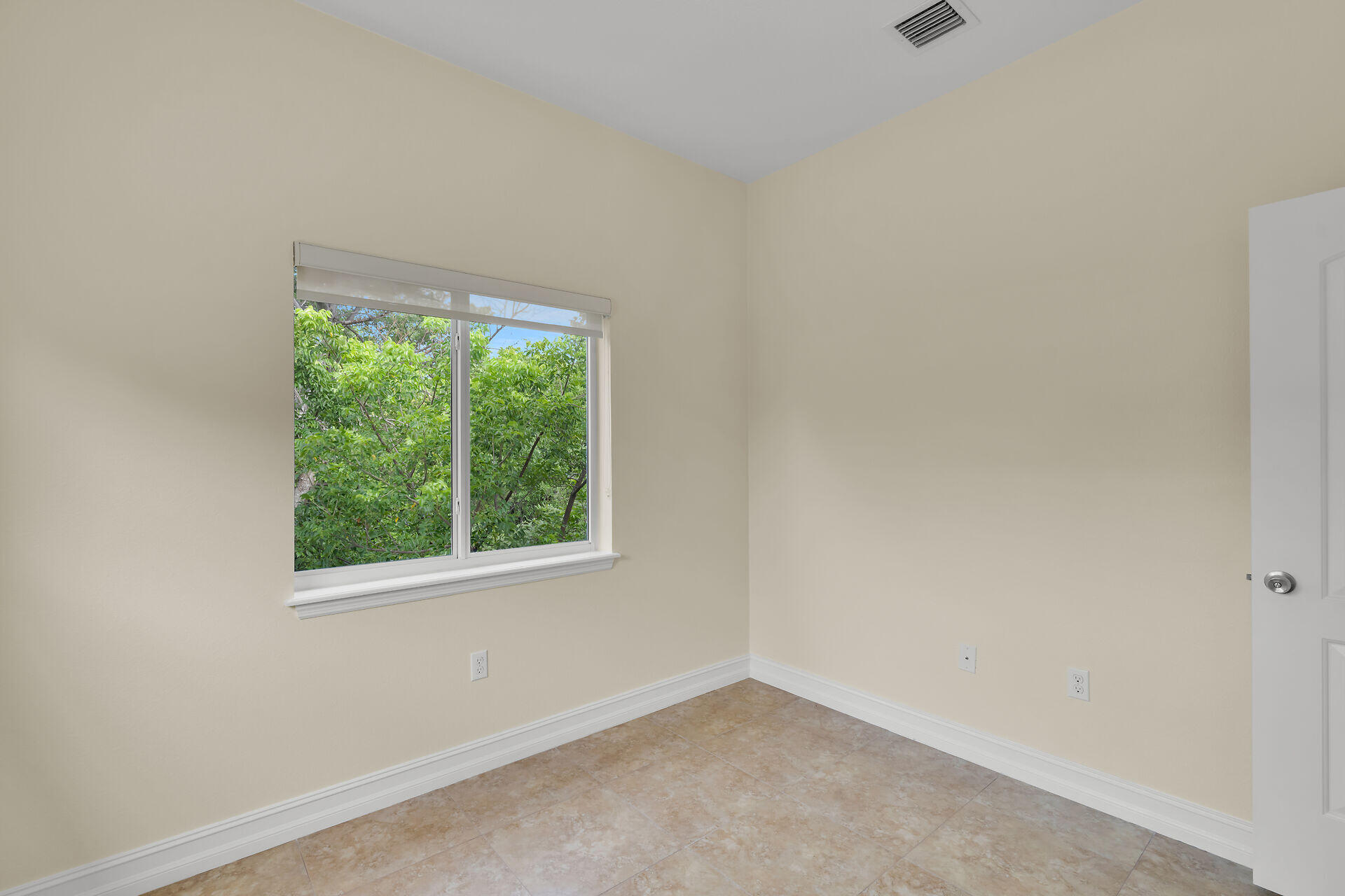 30 Seagate Boulevard Property Photo 26