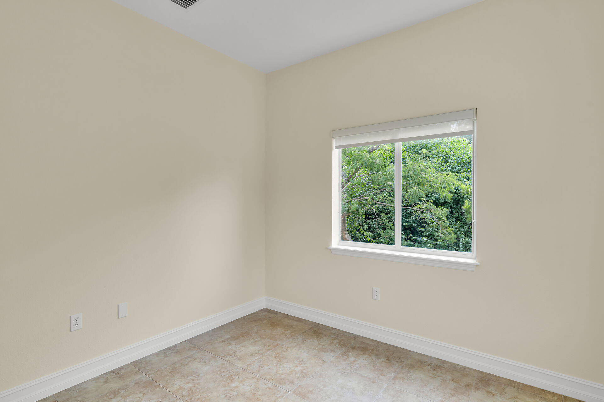 30 Seagate Boulevard Property Photo 29