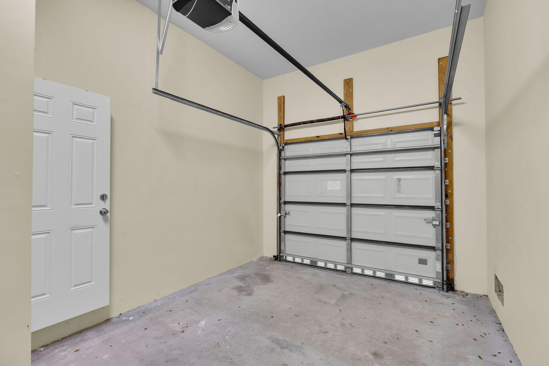 30 Seagate Boulevard Property Photo 37