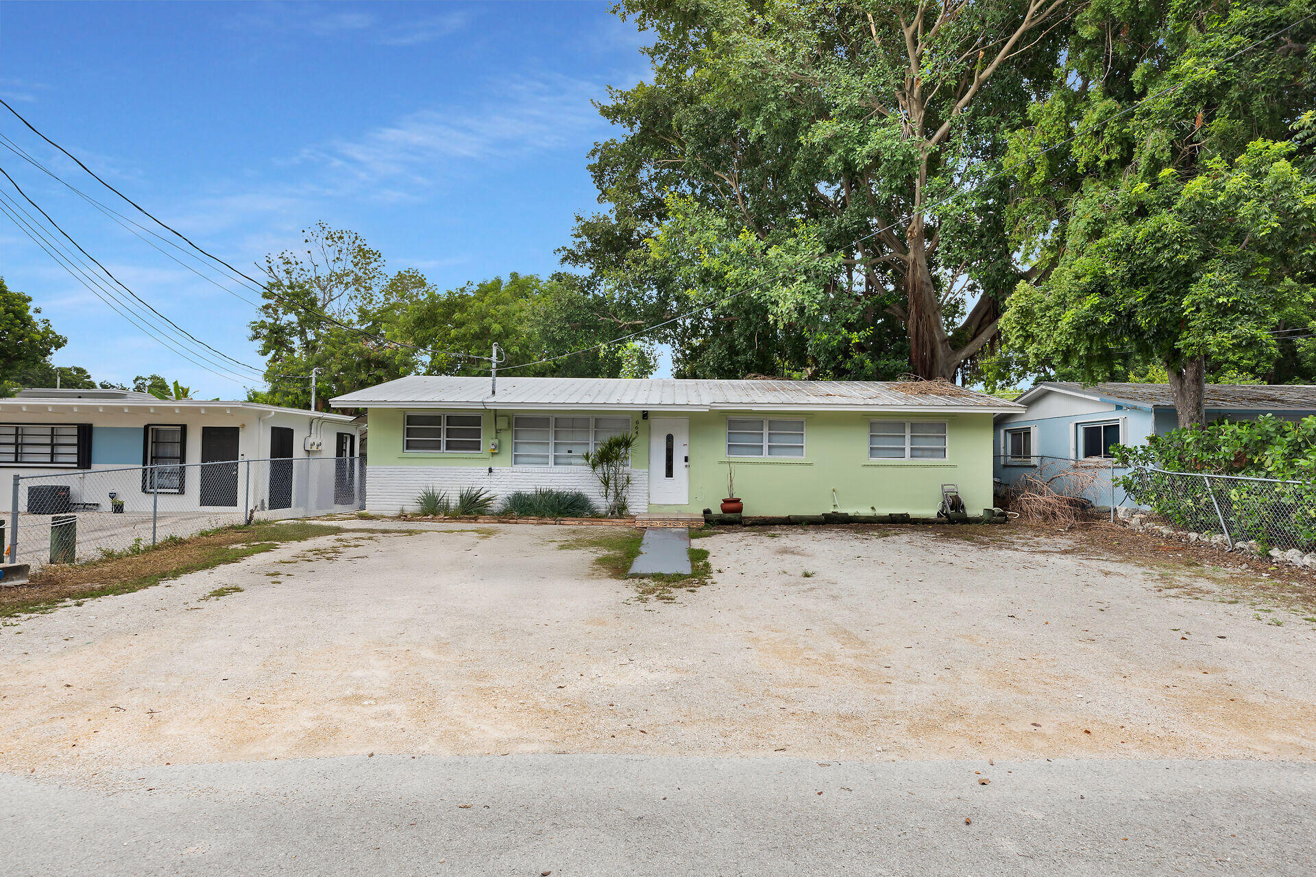 664 Colson Drive Property Photo 1