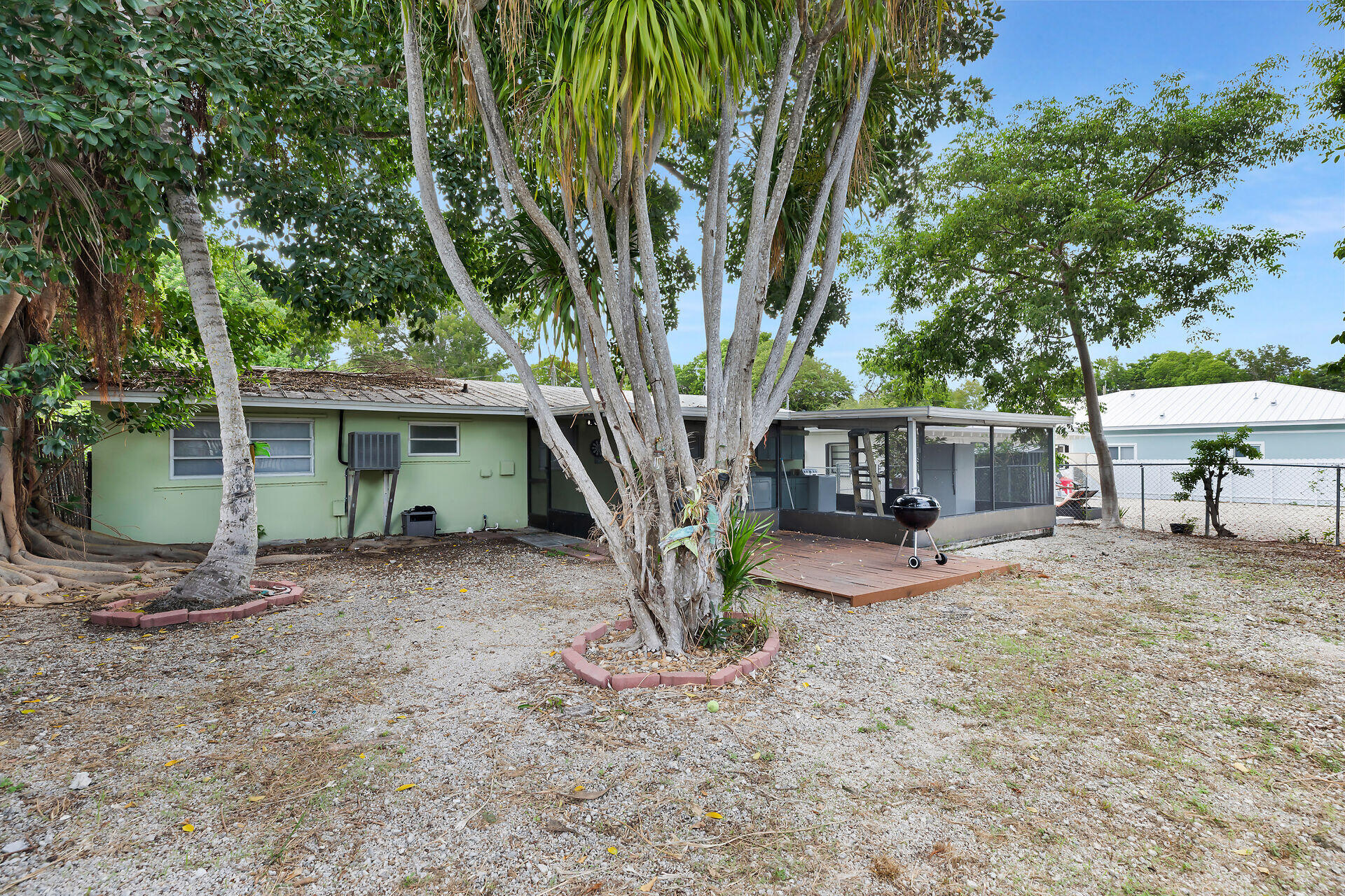 664 Colson Drive Property Photo 3