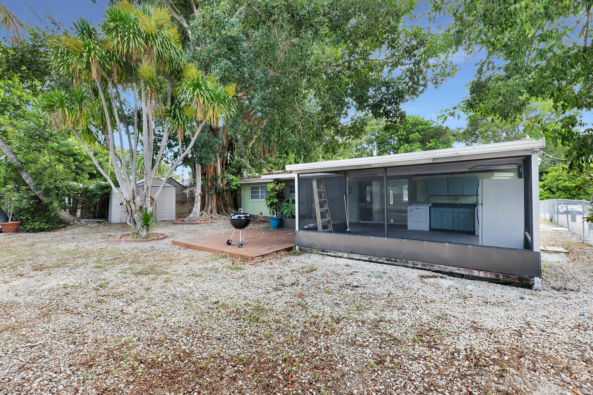 664 Colson Drive Property Photo 4
