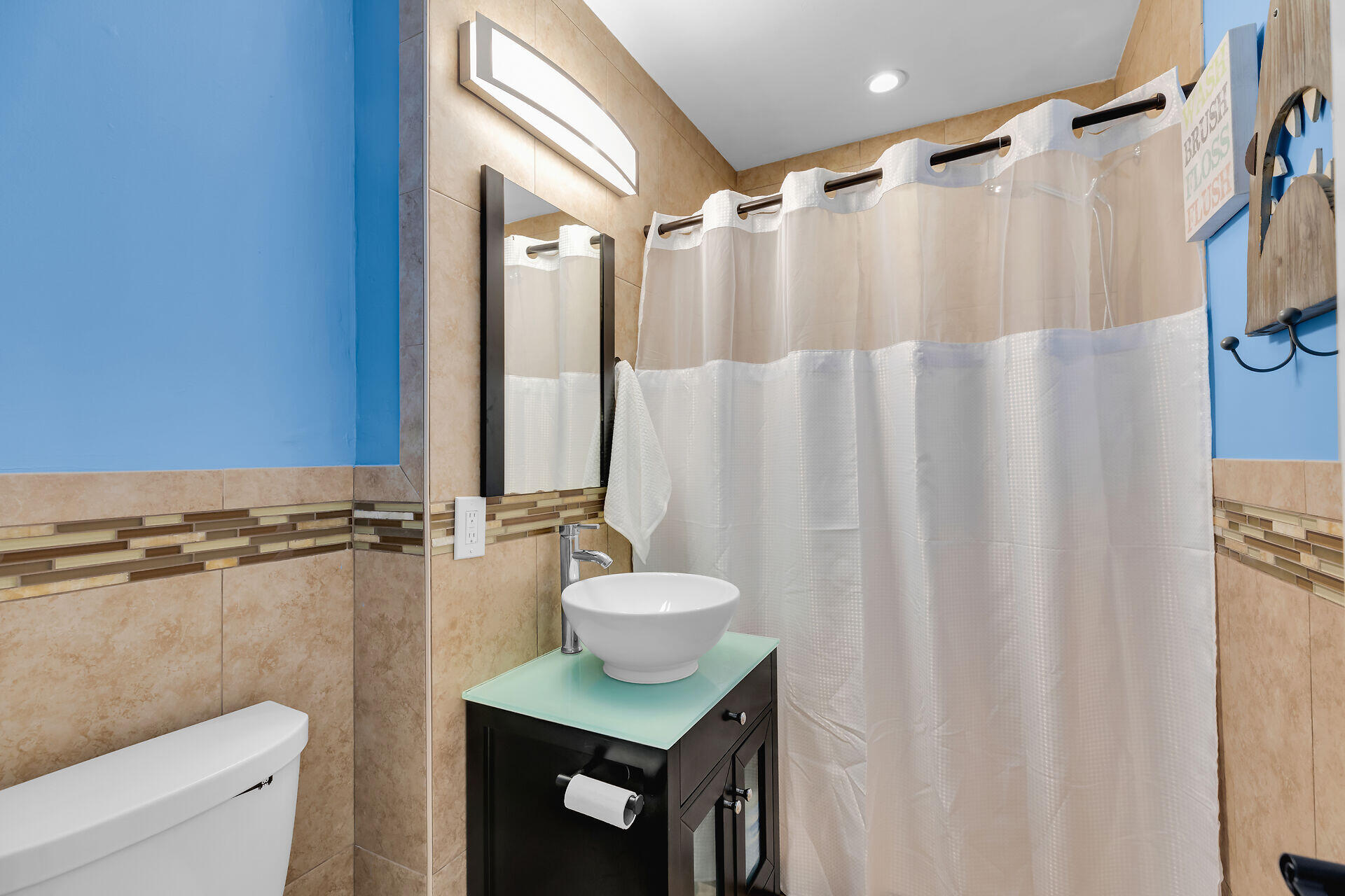 3206 Riviera Drive Property Photo 16