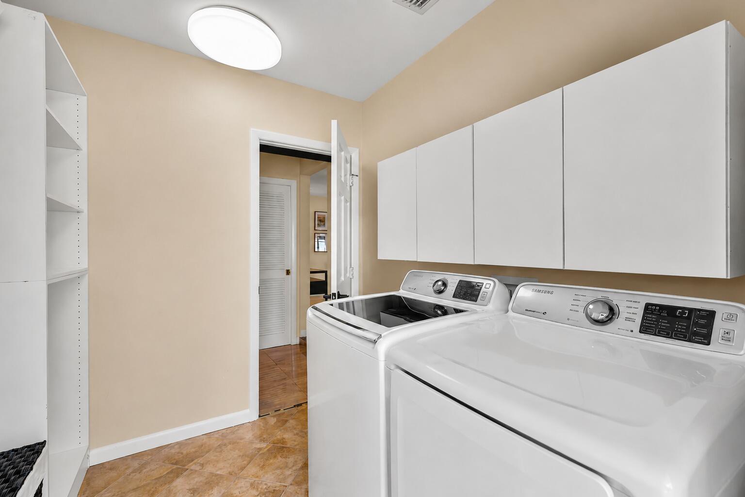 3206 Riviera Drive Property Photo 19