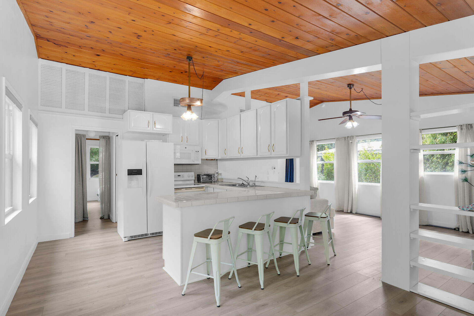 115 Fontaine Drive Property Photo 8