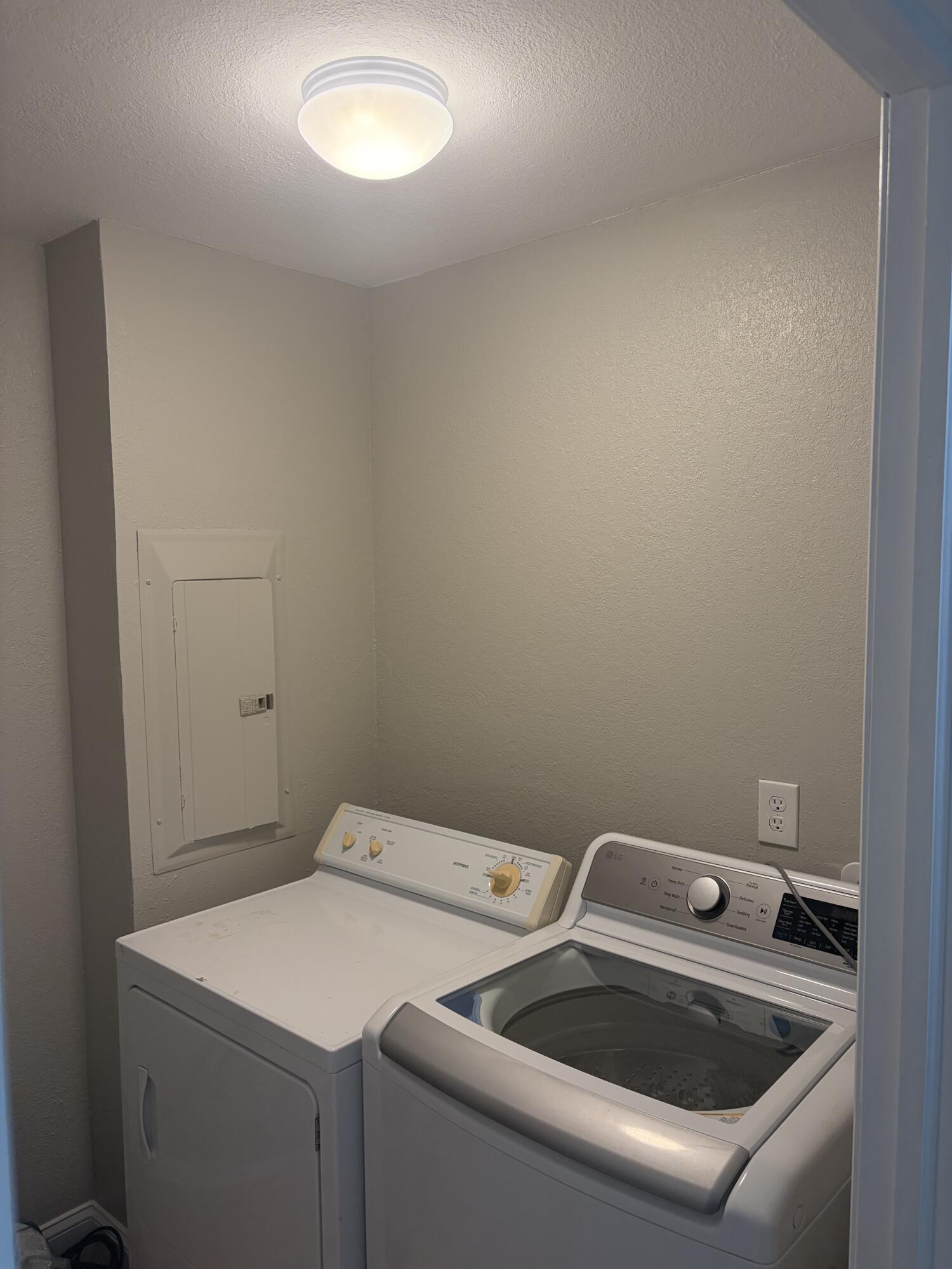21074 Hamilton Avenue Property Photo 4