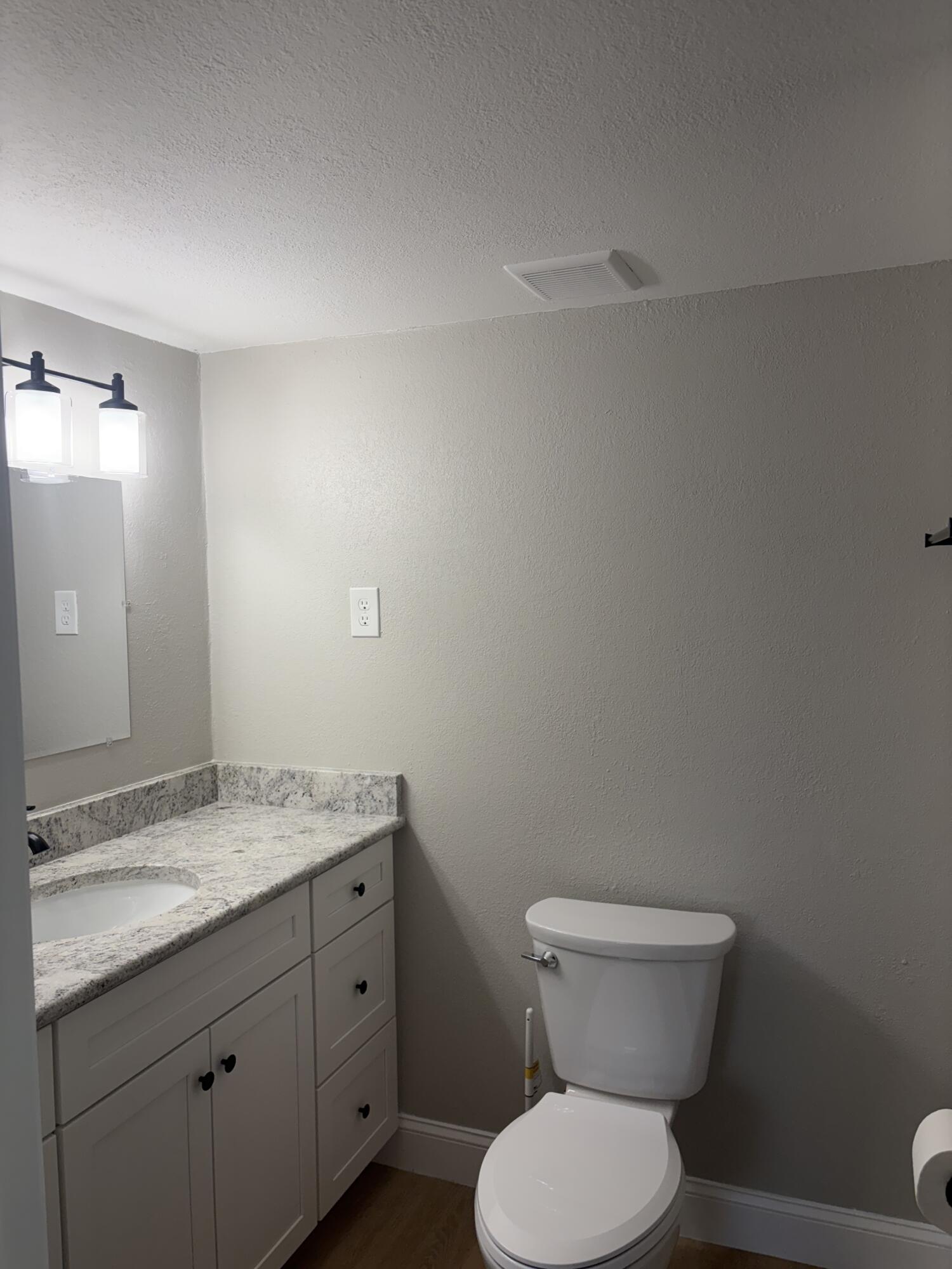 21074 Hamilton Avenue Property Photo 6