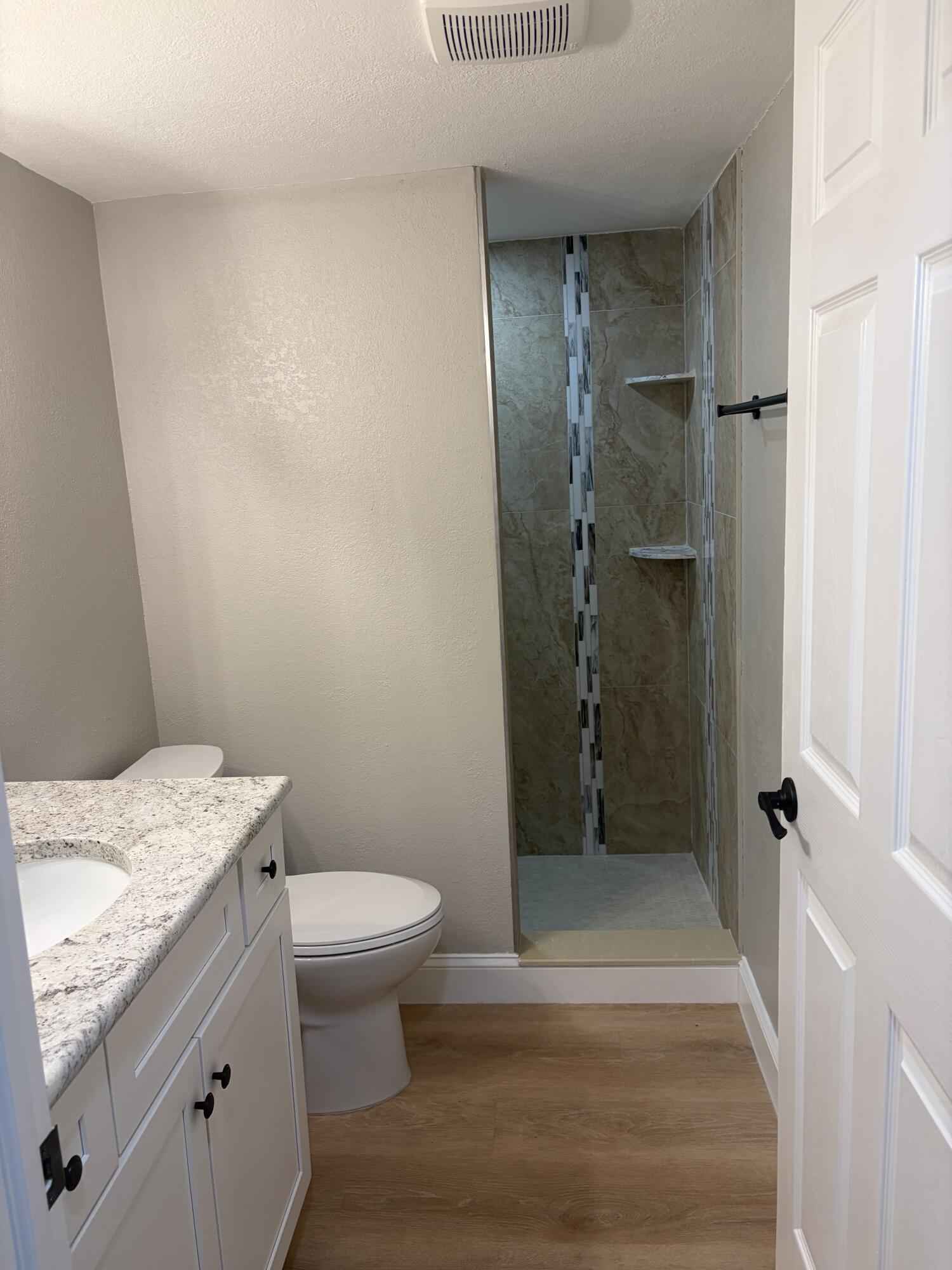 21074 Hamilton Avenue Property Photo 8