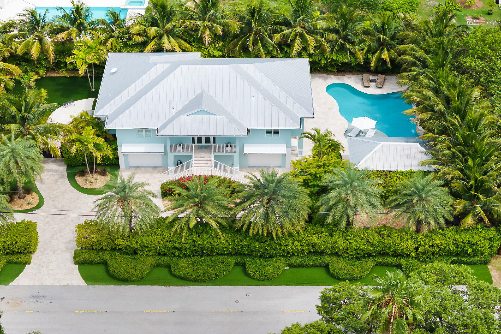 122 S Bahama Drive Property Photo 1