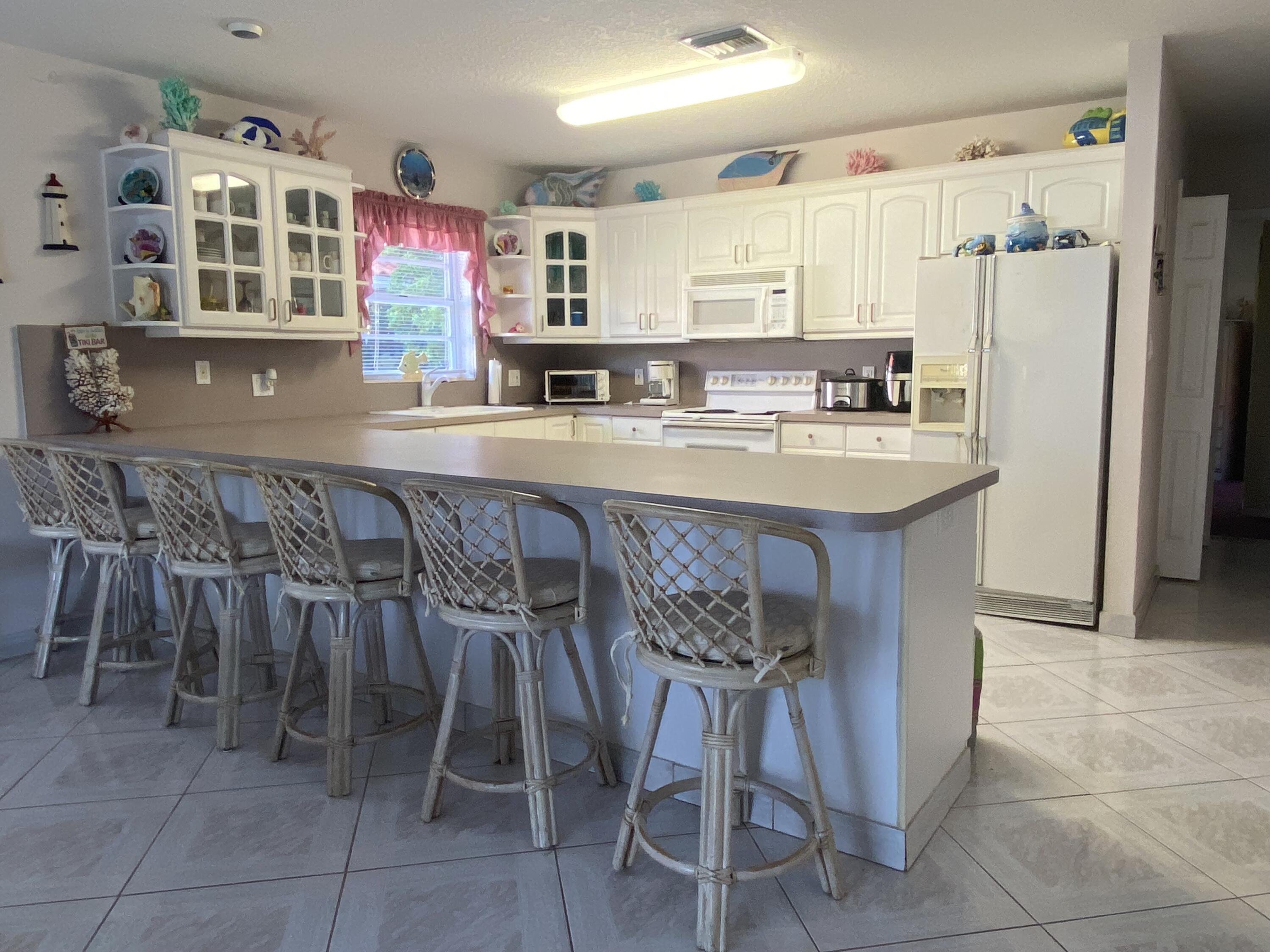 1032 Dove Road Property Photo 4