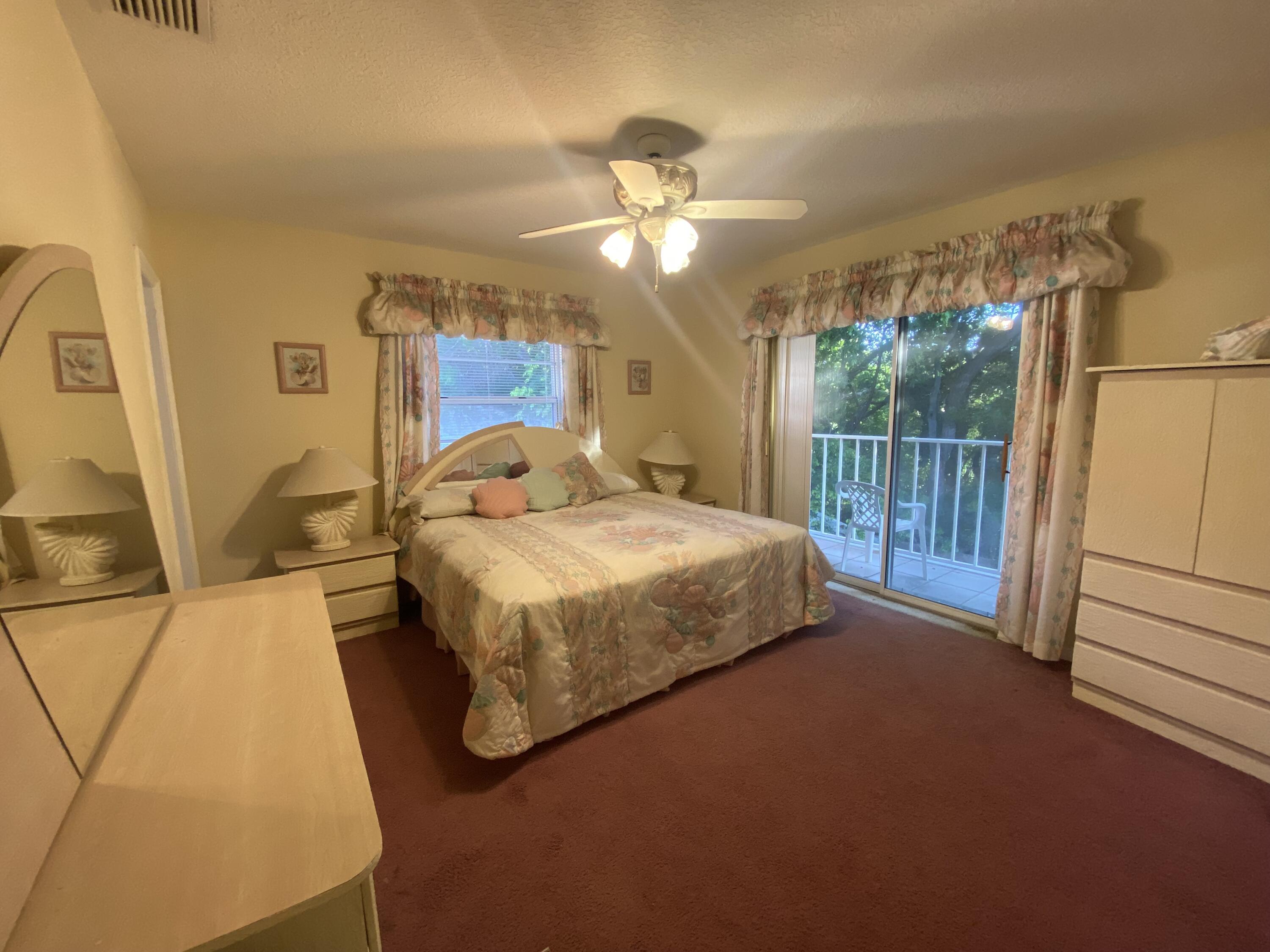 1032 Dove Road Property Photo 6