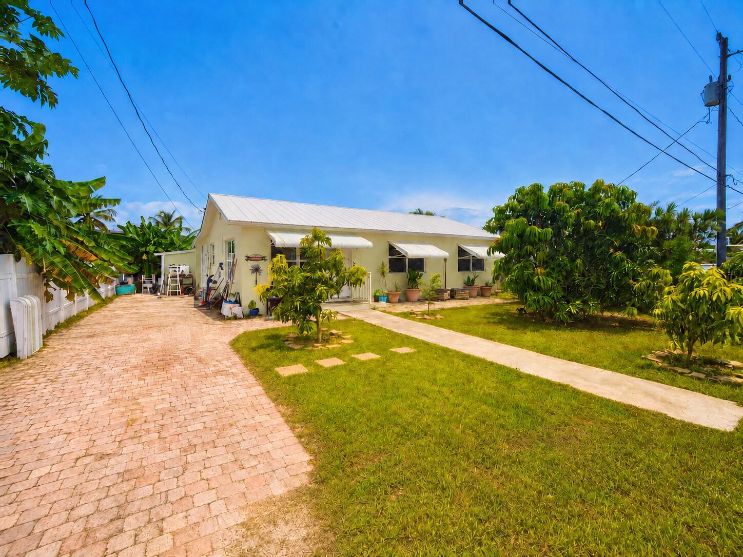 27 N Lake Drive Property Photo 3