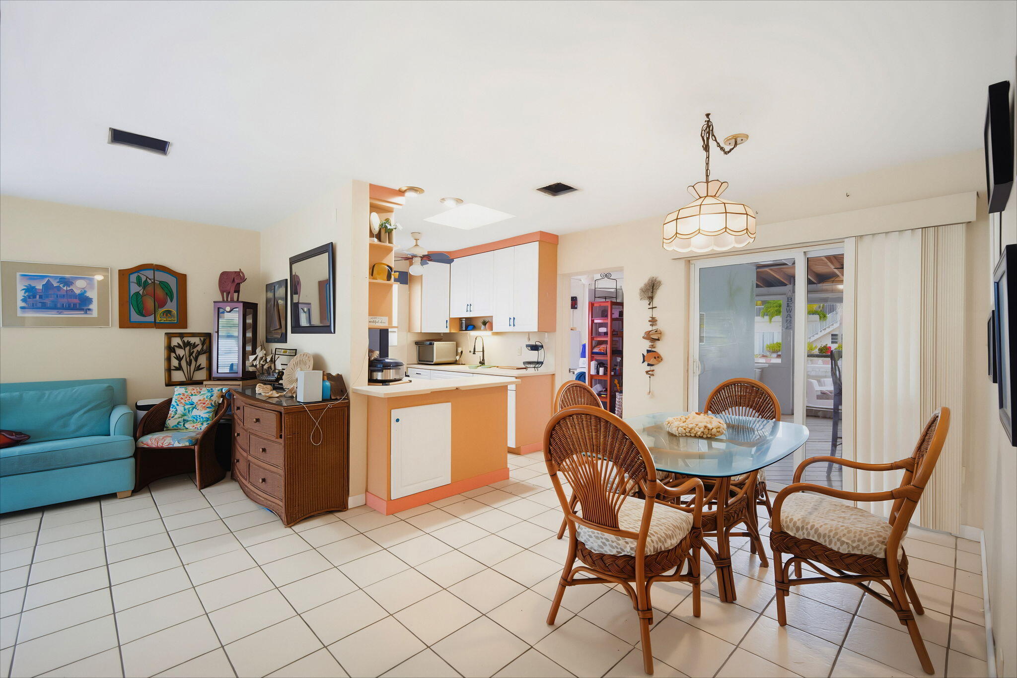 27 N Lake Drive Property Photo 8