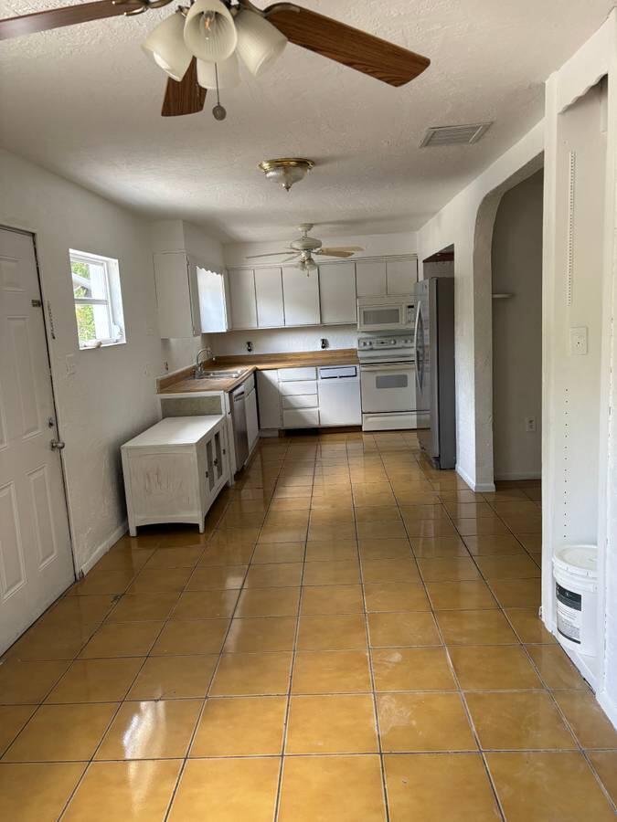 30 Palm Beach Drive Property Photo 8