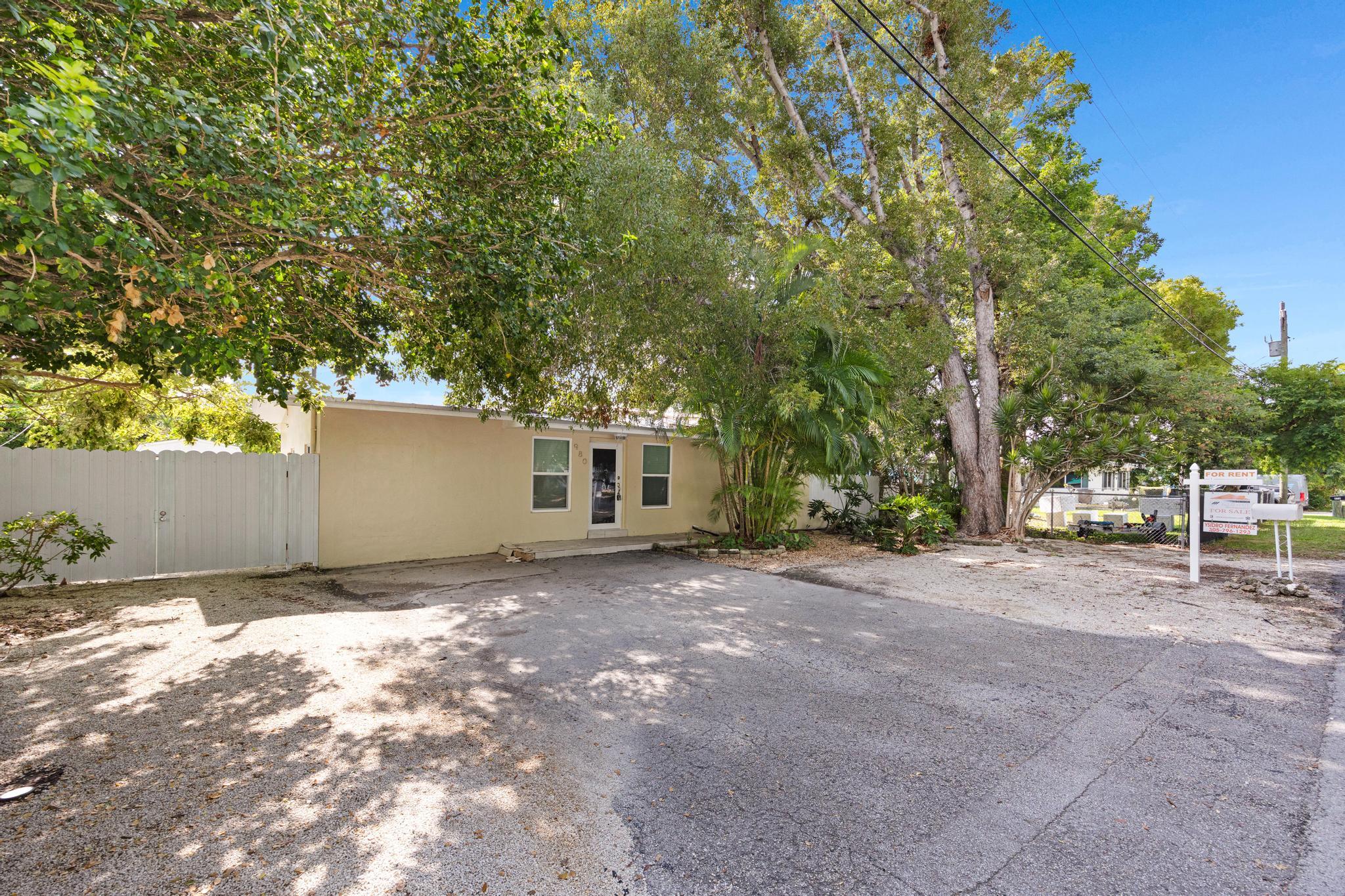 980 Oleander Road Property Photo 1