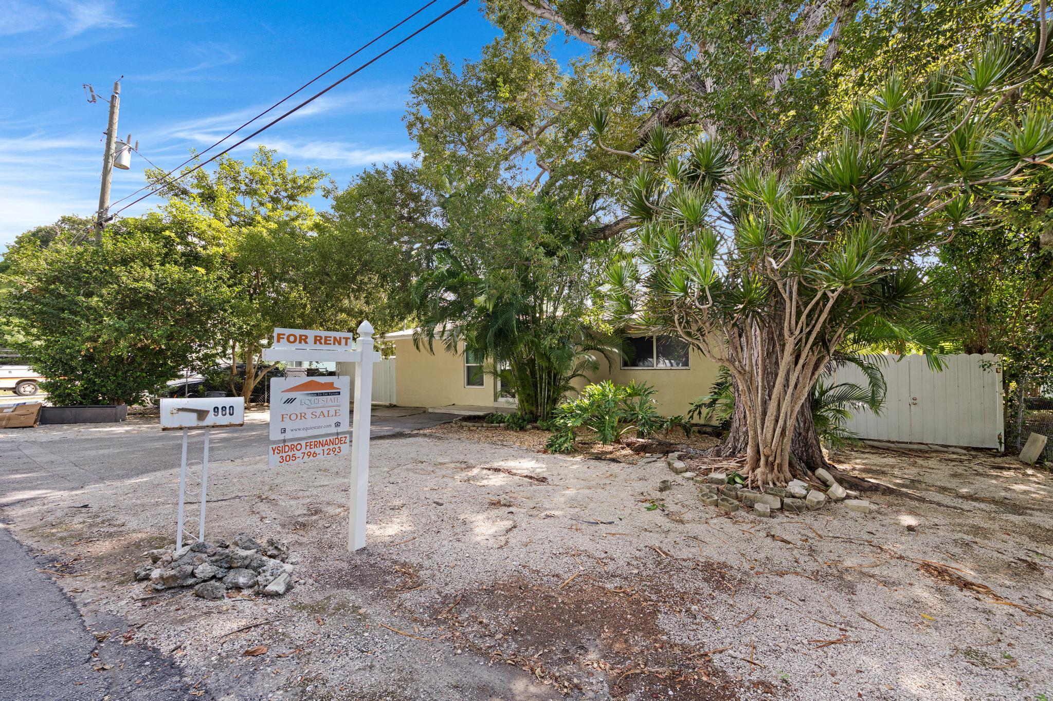 980 Oleander Road Property Photo 3