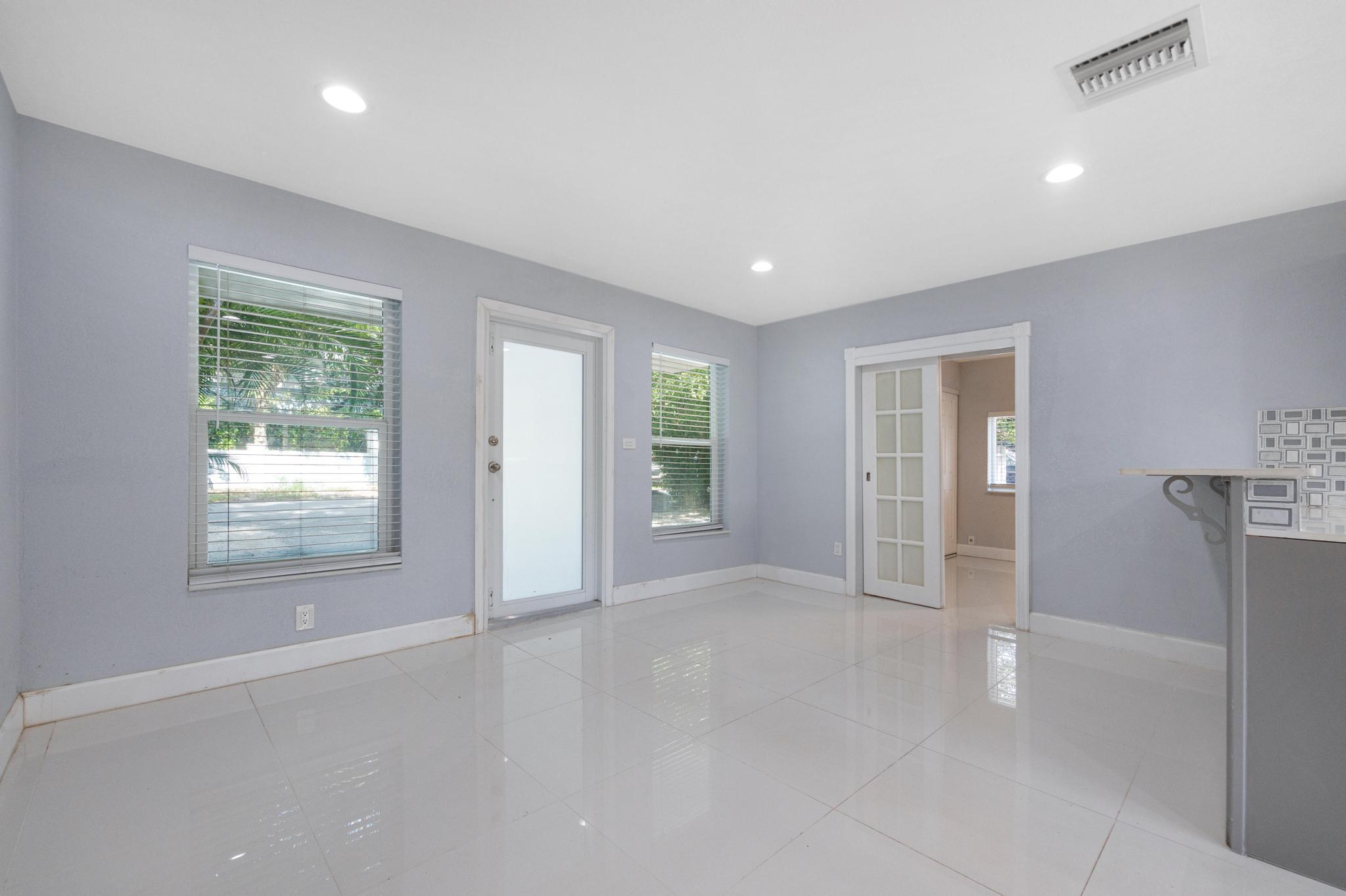 980 Oleander Road Property Photo 12