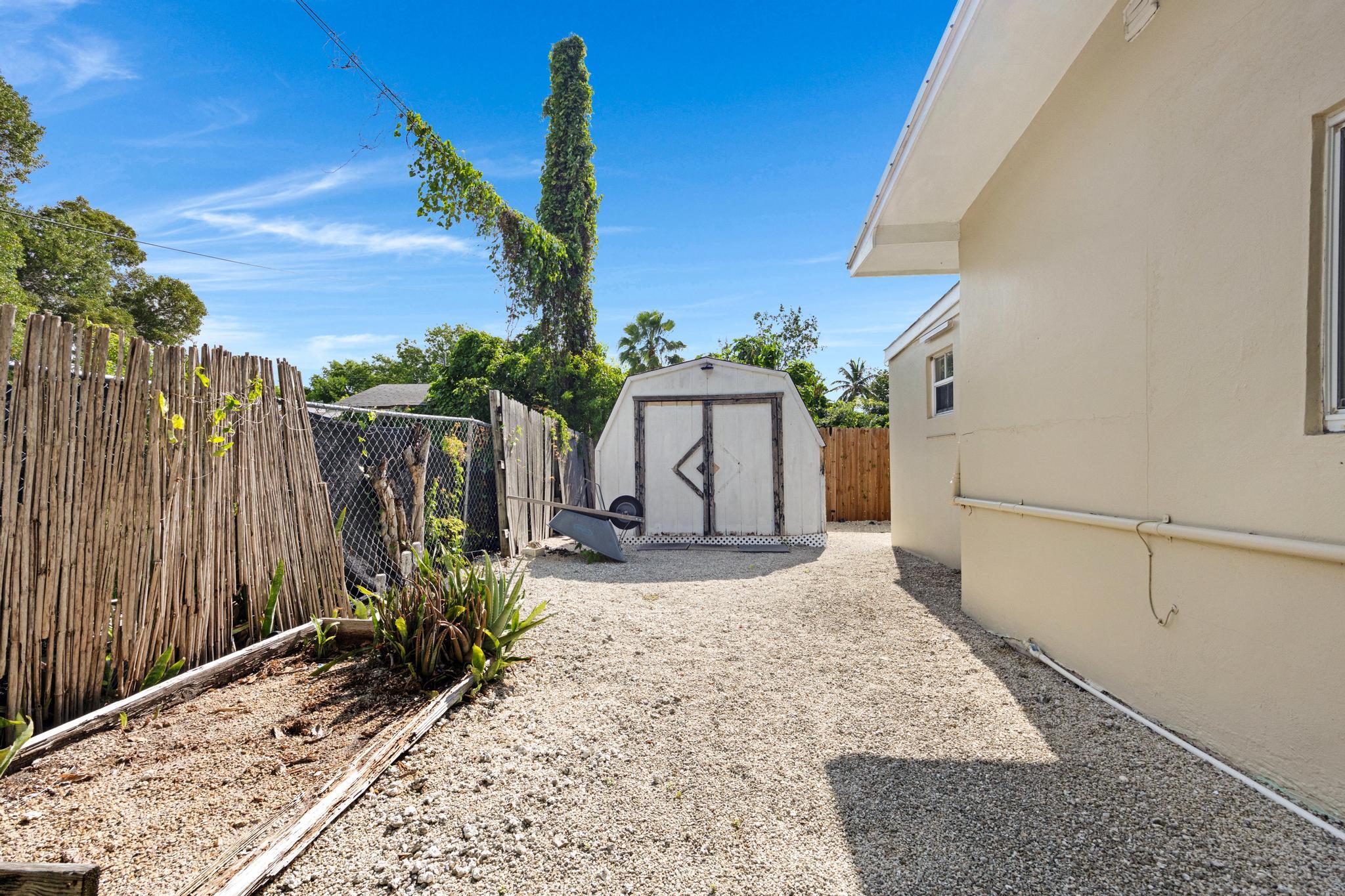980 Oleander Road Property Photo 31