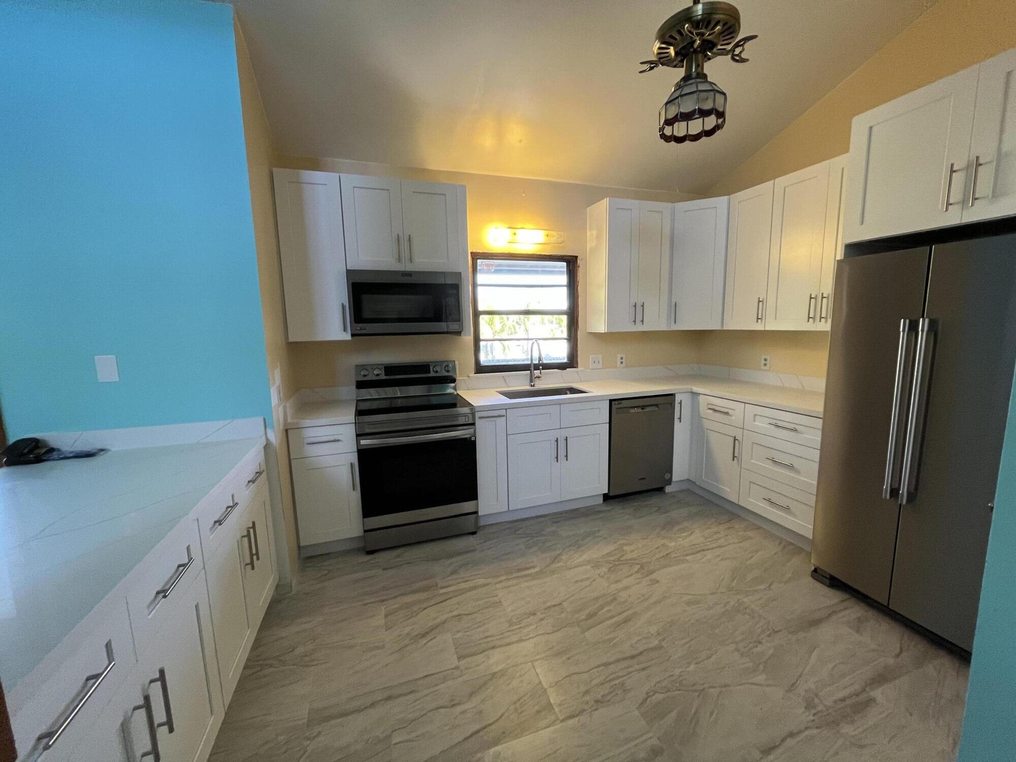 100 3rd Lane Property Photo 6