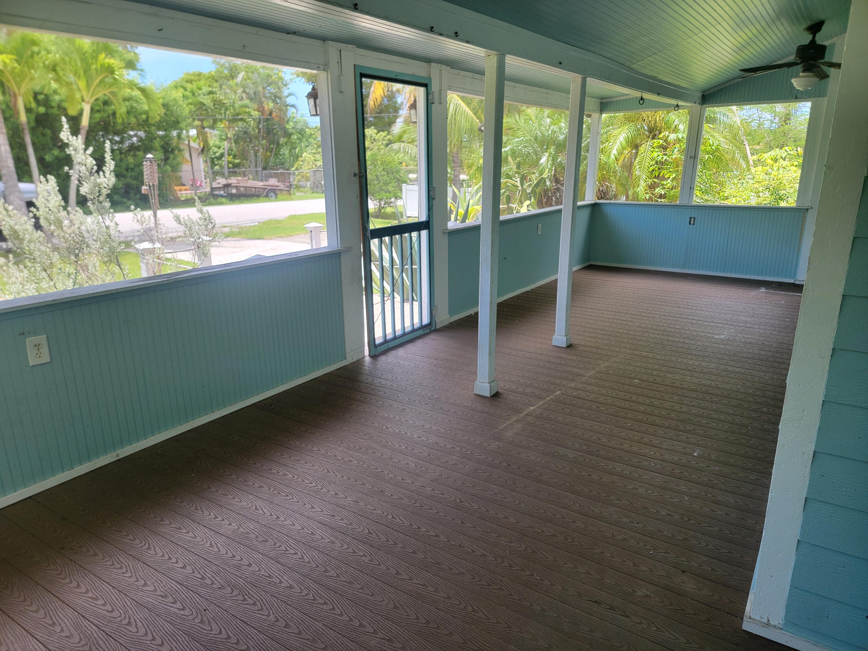 19421 Canal Drive Property Photo 4