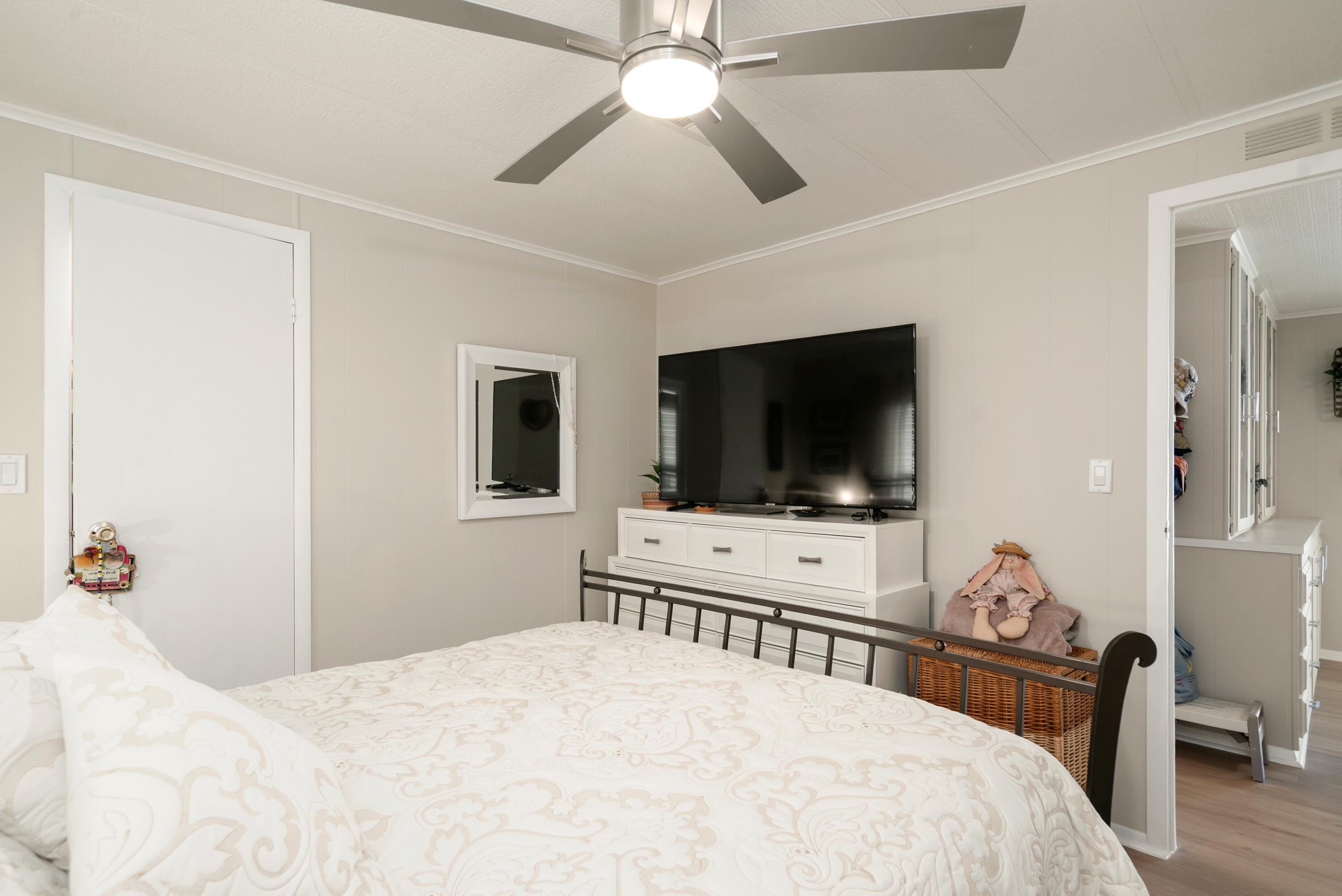 903 S Emerald Drive Property Photo 11