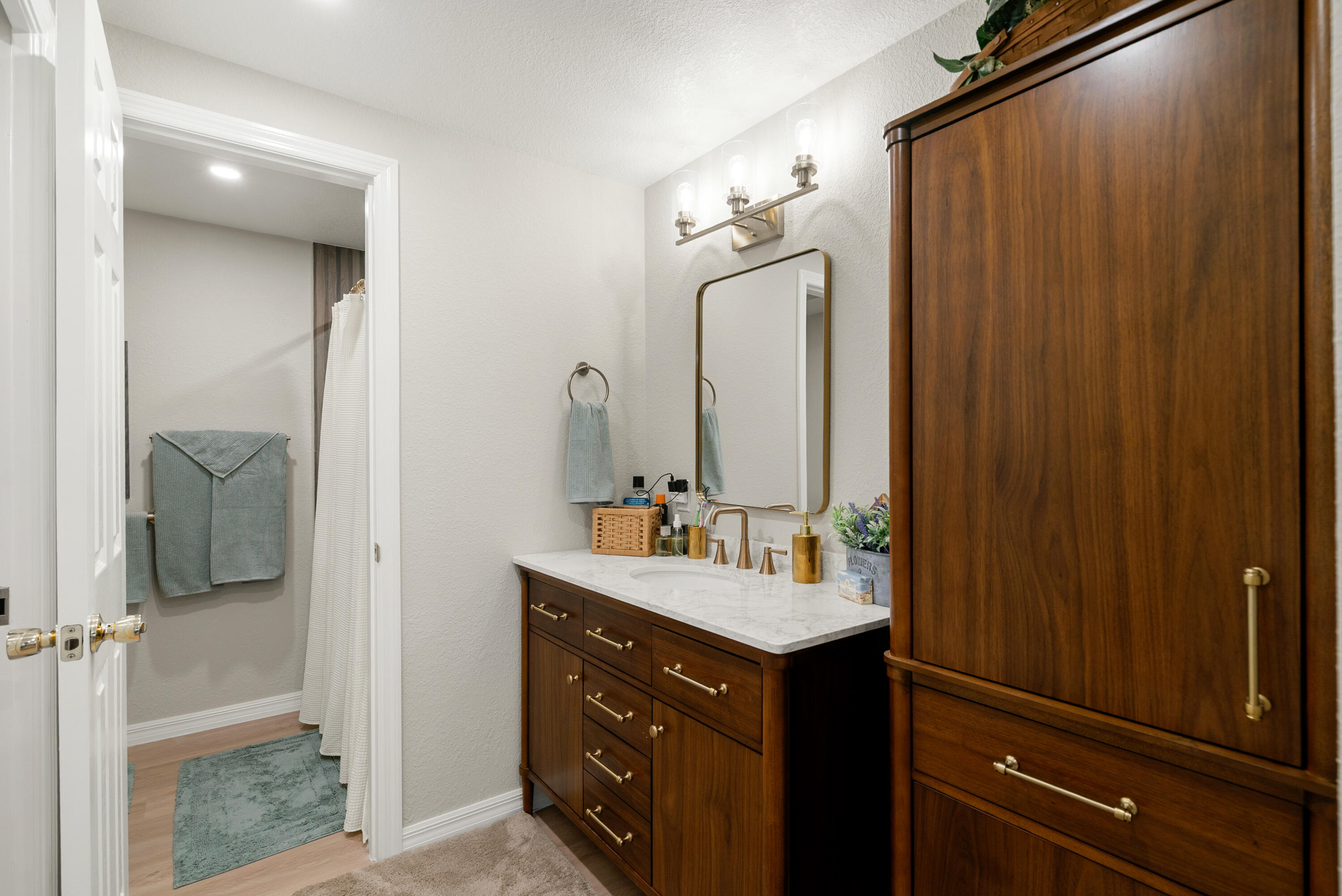 903 S Emerald Drive Property Photo 16