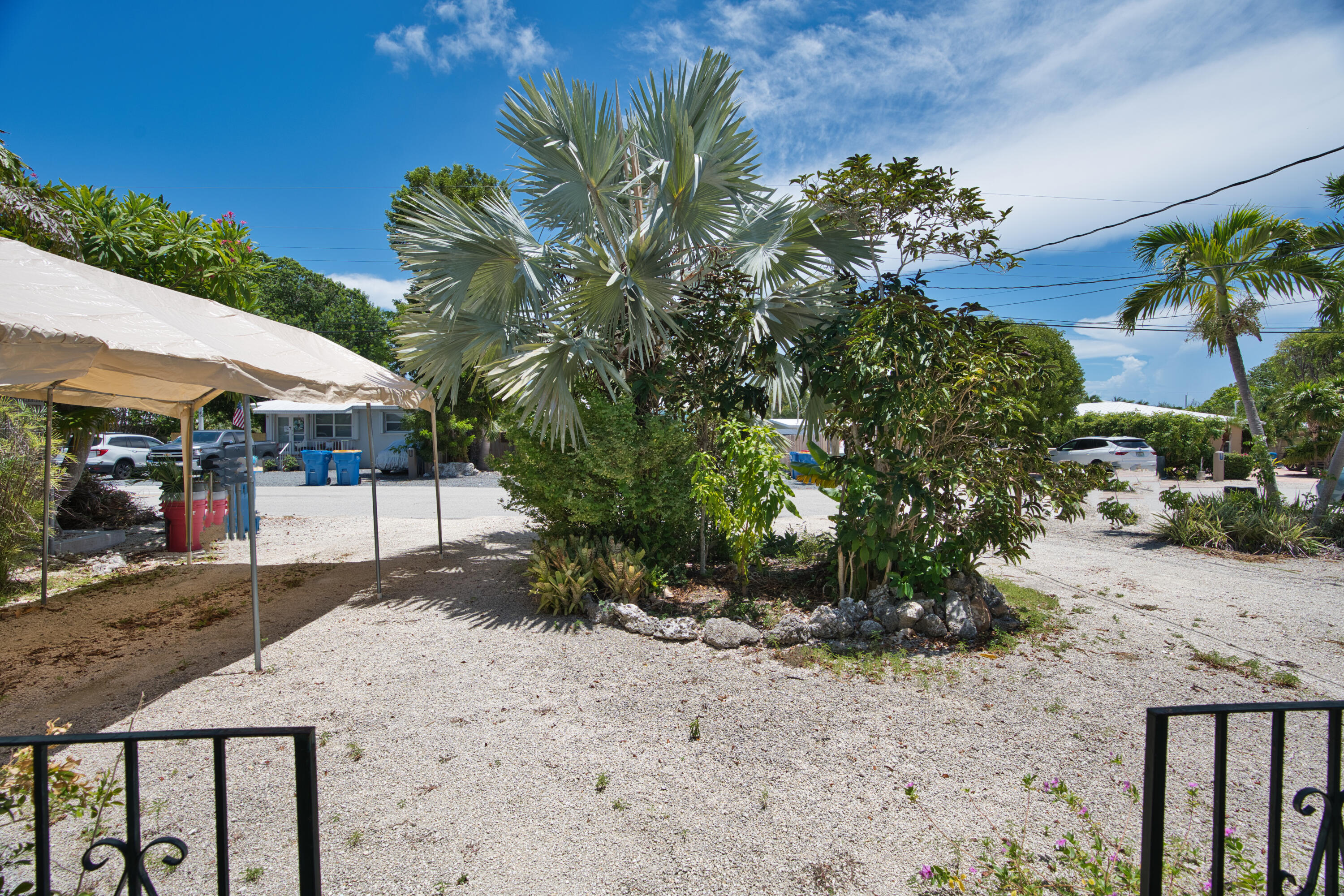 207 Hibiscus Street Property Photo 7