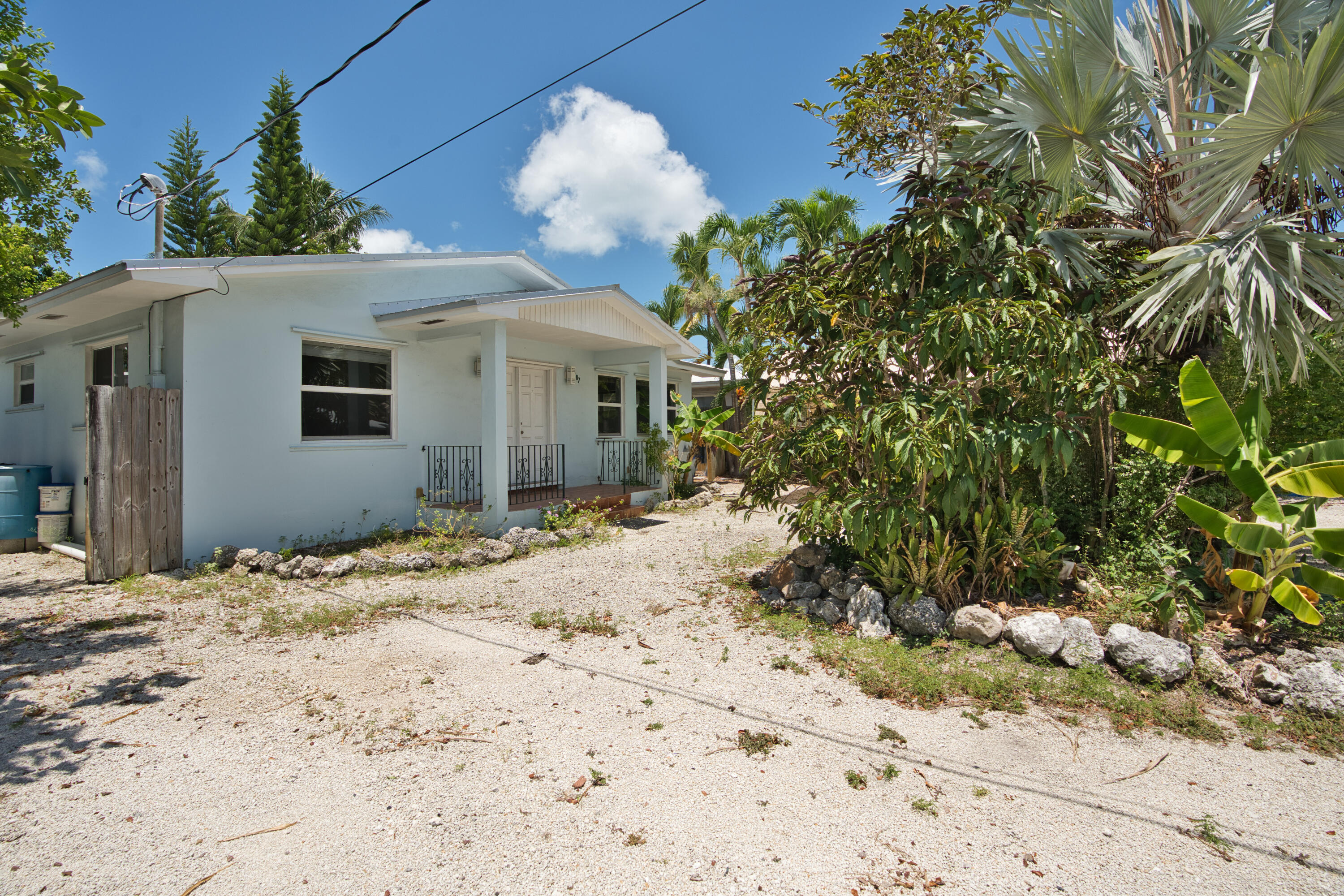 207 Hibiscus Street Property Photo 10