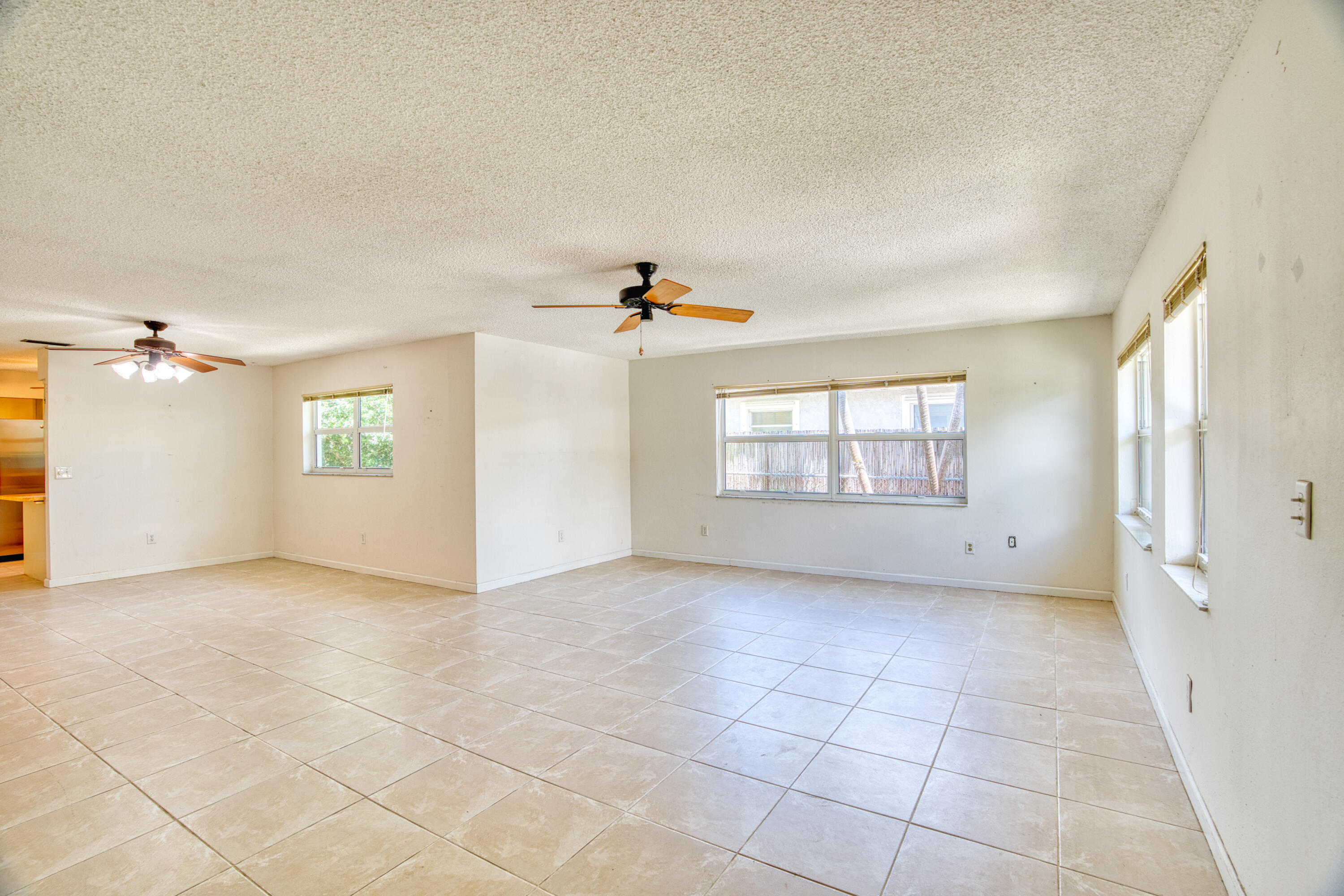 207 Hibiscus Street Property Photo 13