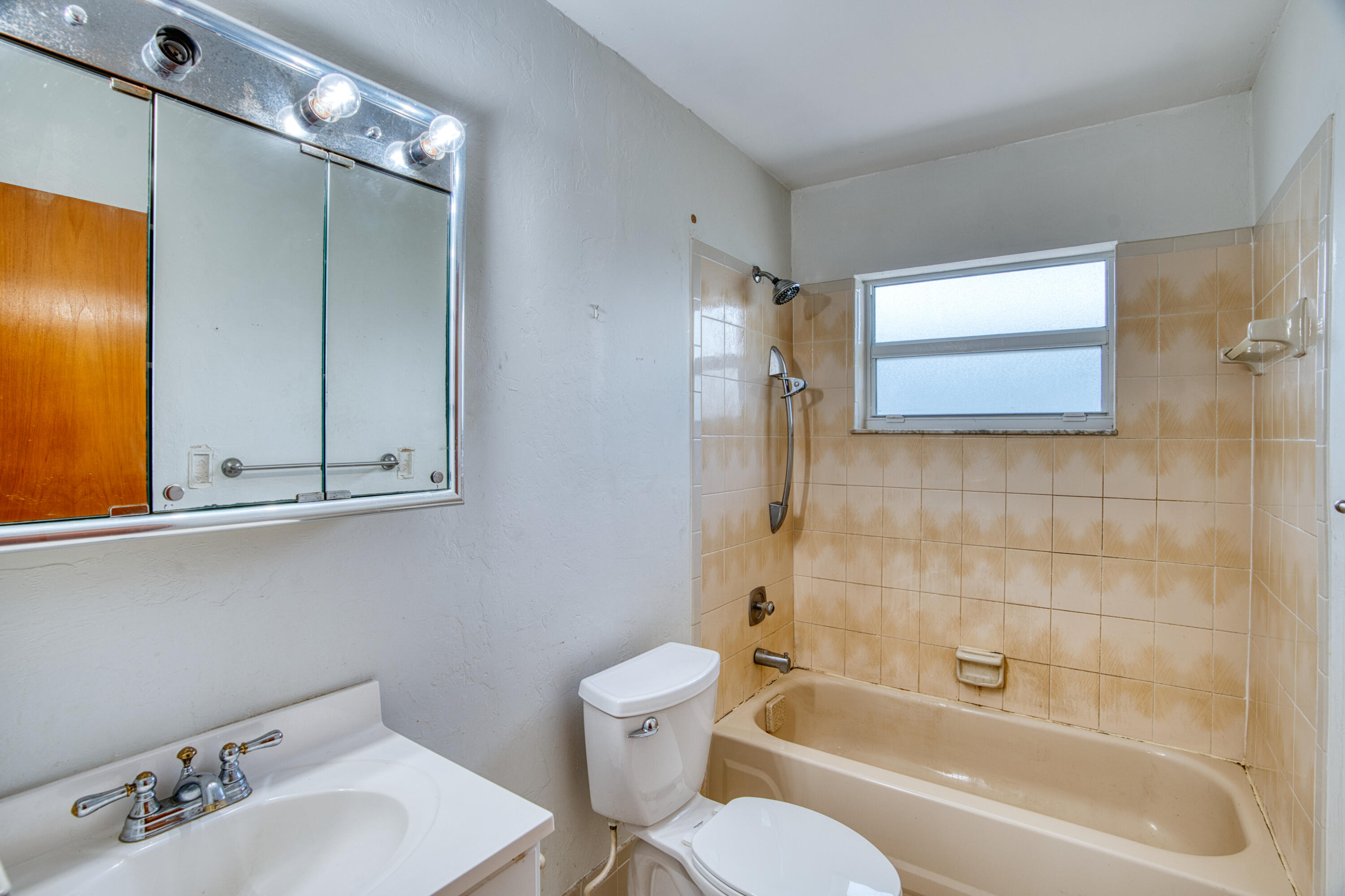 207 Hibiscus Street Property Photo 26