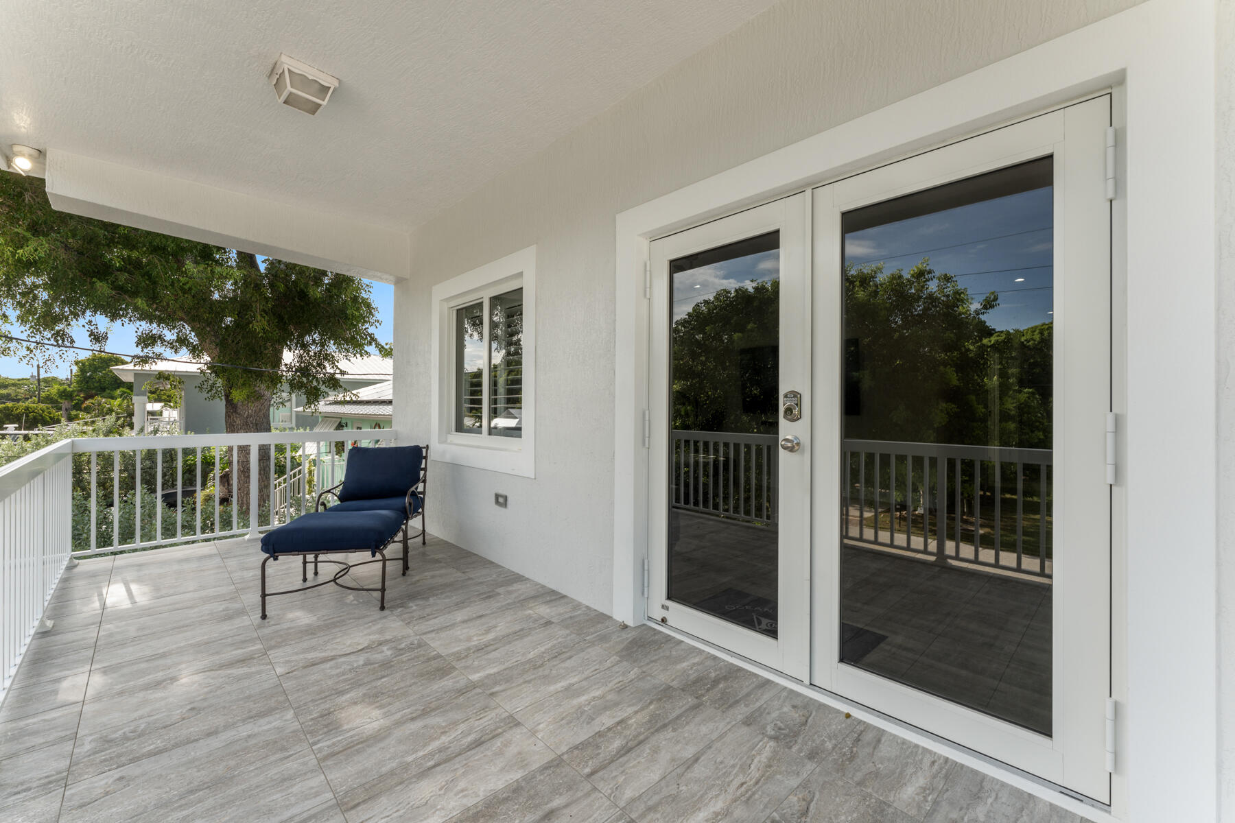 646 Cabrera Street Property Photo 4