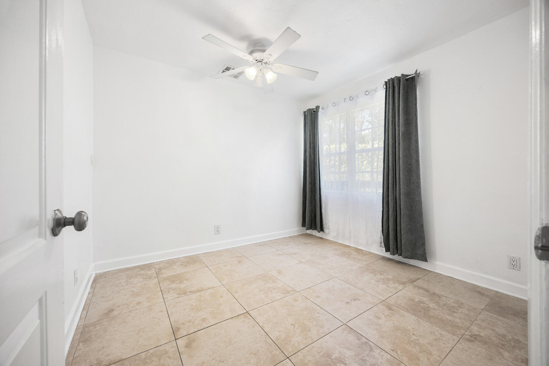 1332 Seminary Street 103 Property Photo 18
