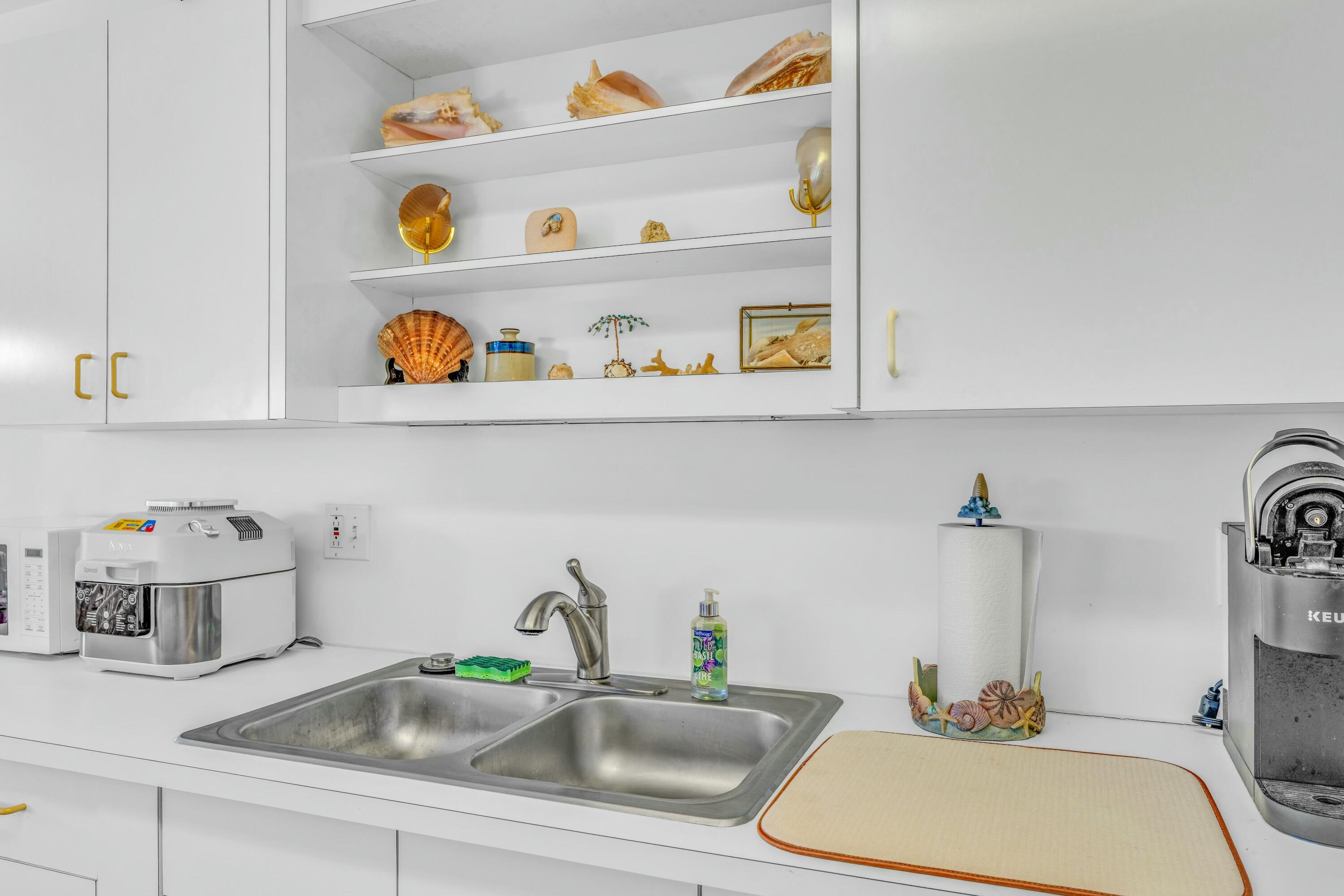 12690 Overseas Highway Apt 52 Property Photo 16