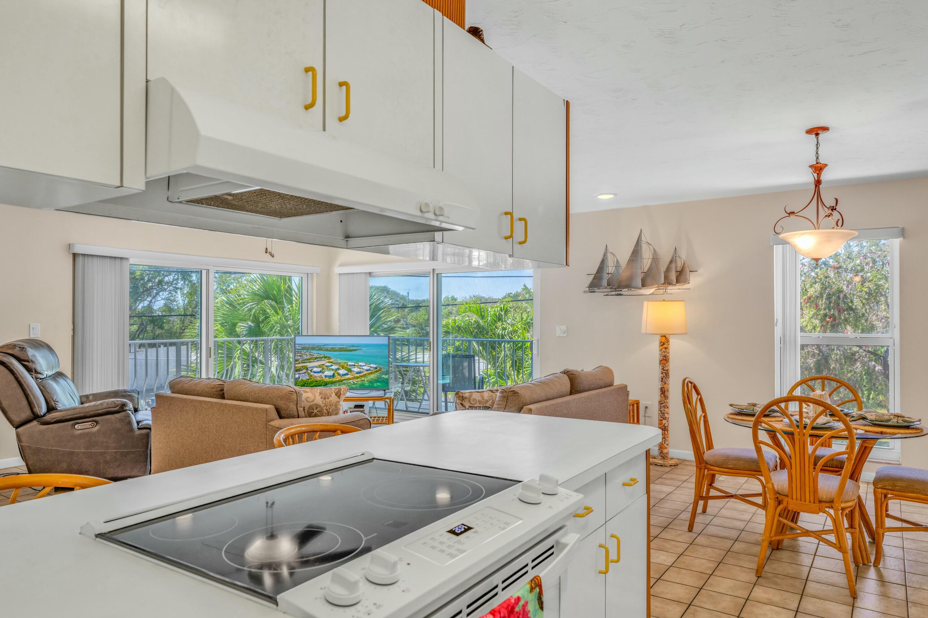 12690 Overseas Highway Apt 52 Property Photo 17