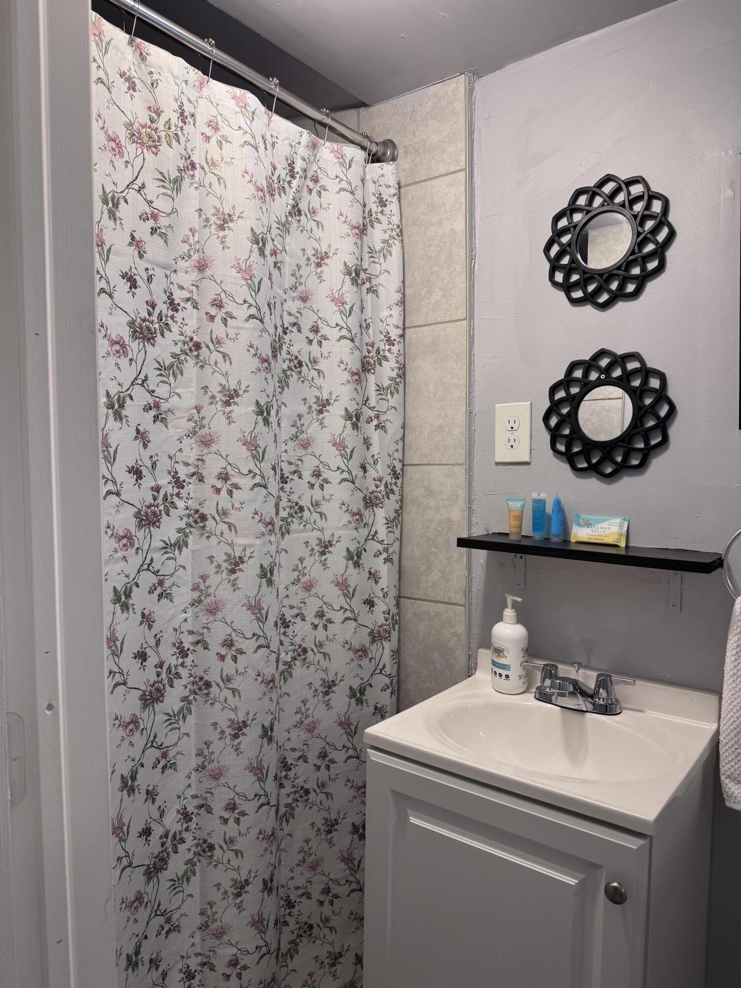 18 Rose Place Property Photo 8