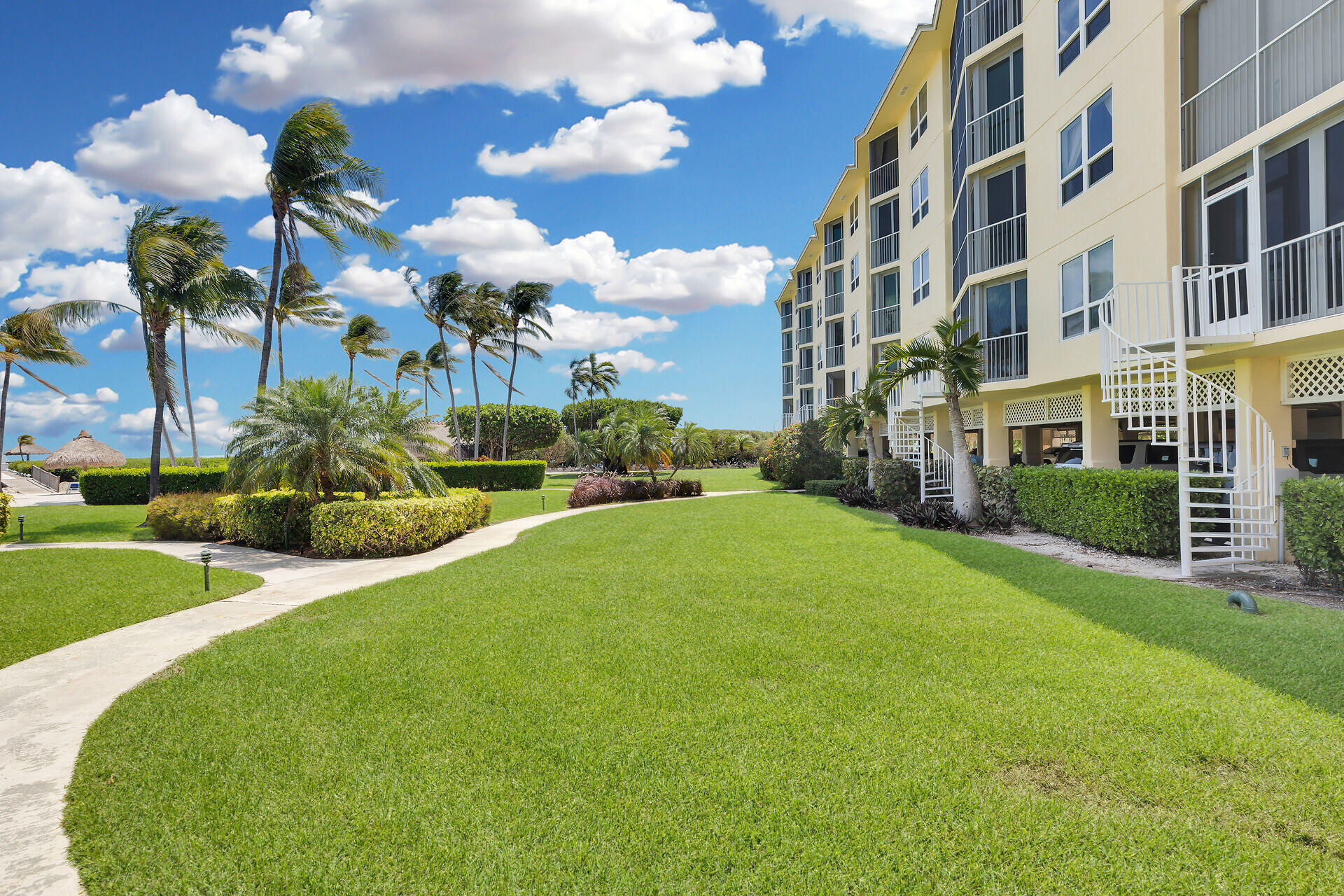 87851 Old Highway Apt M5 Property Photo 3
