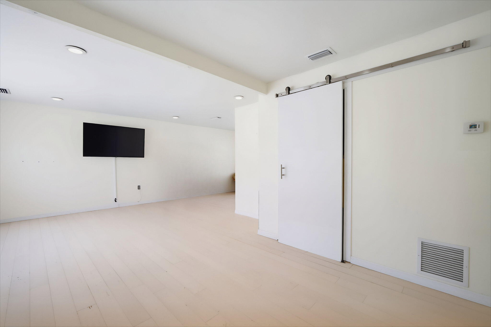 7 Diamond Drive Property Photo 8