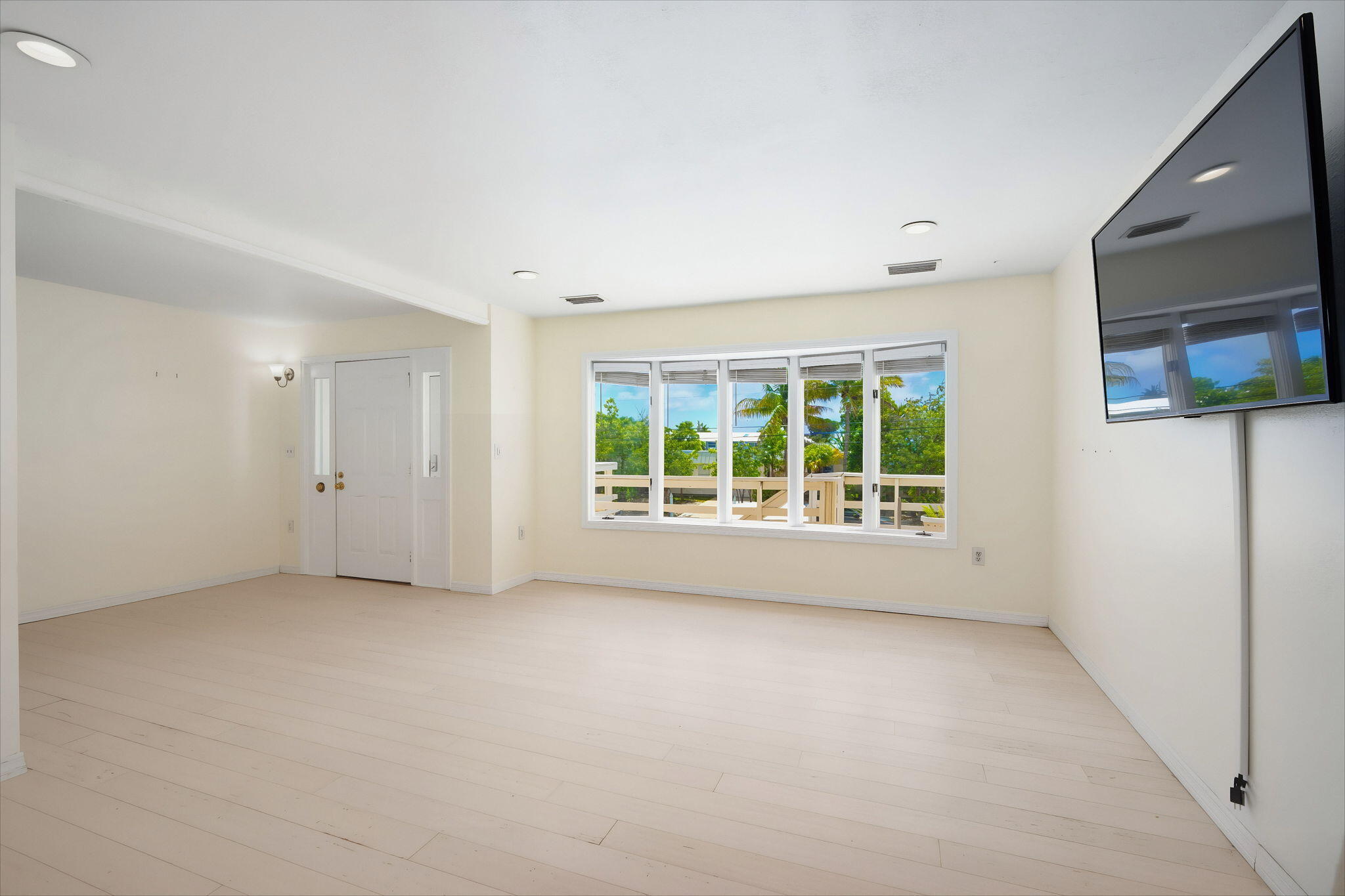 7 Diamond Drive Property Photo 9