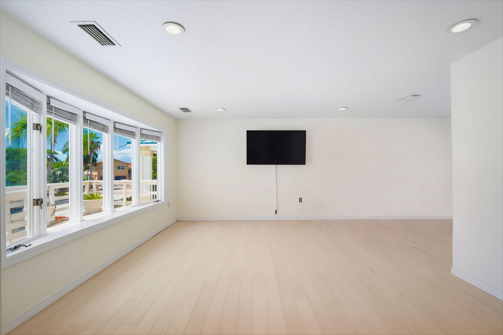 7 Diamond Drive Property Photo 10