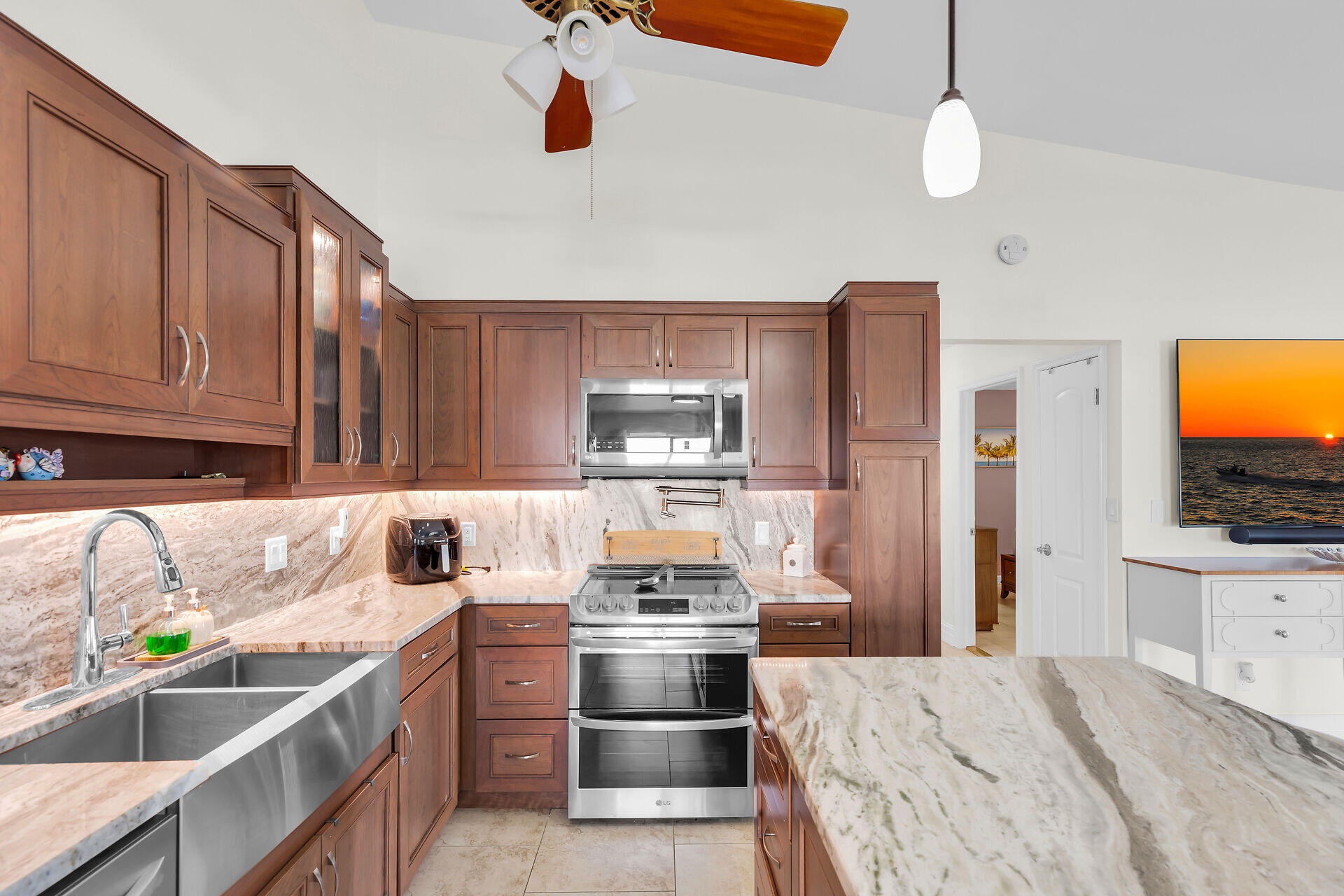 321 & 331 9th Street Property Photo 15