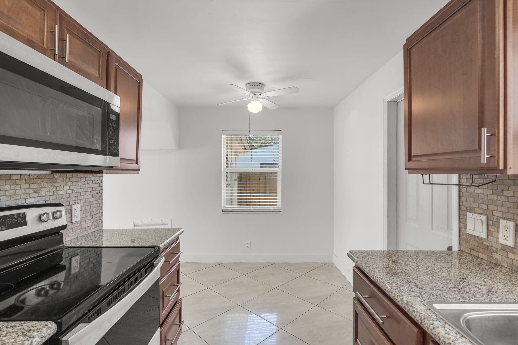2539 Coolidge Street Property Photo 7