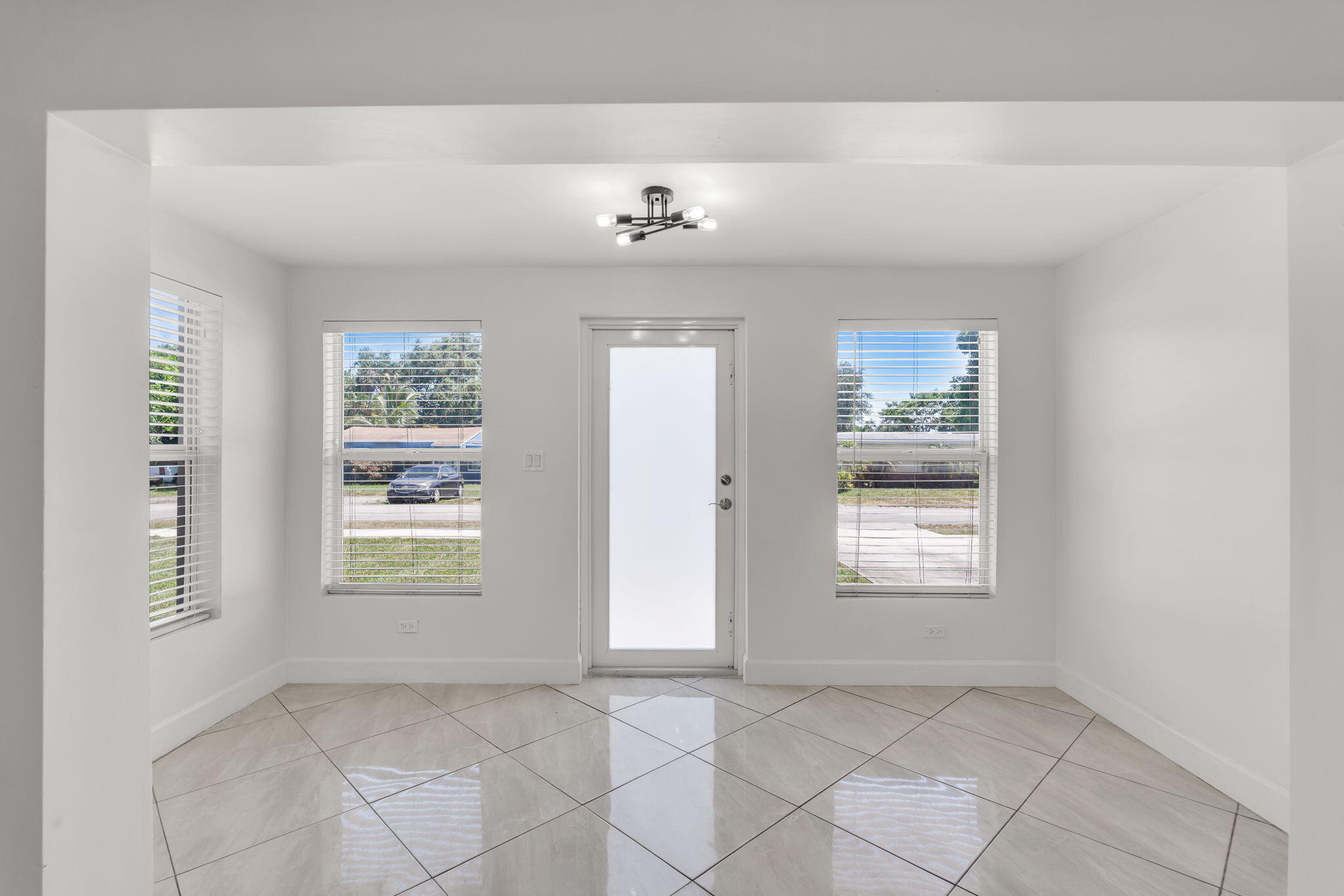 2539 Coolidge Street Property Photo 10