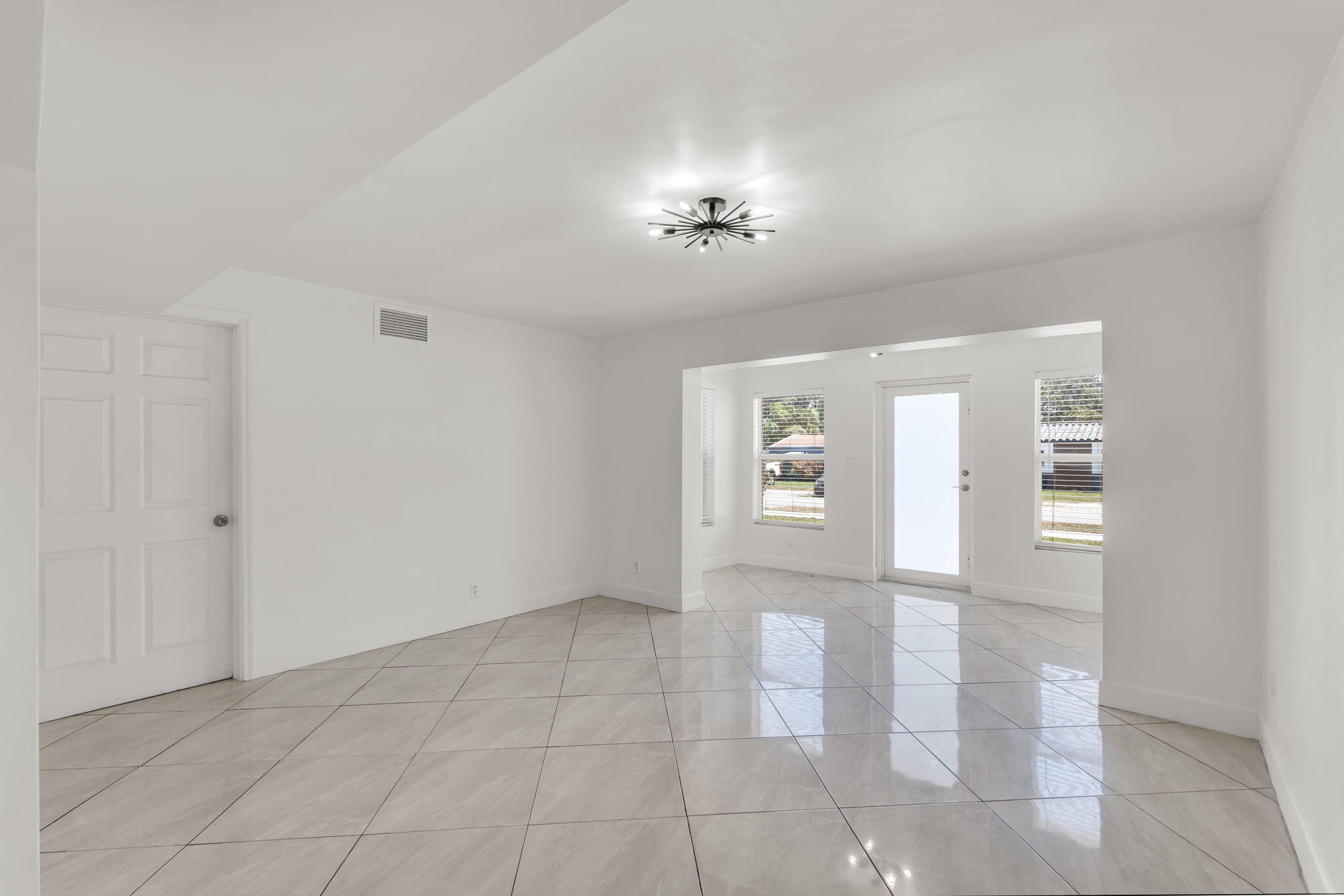 2539 Coolidge Street Property Photo 18