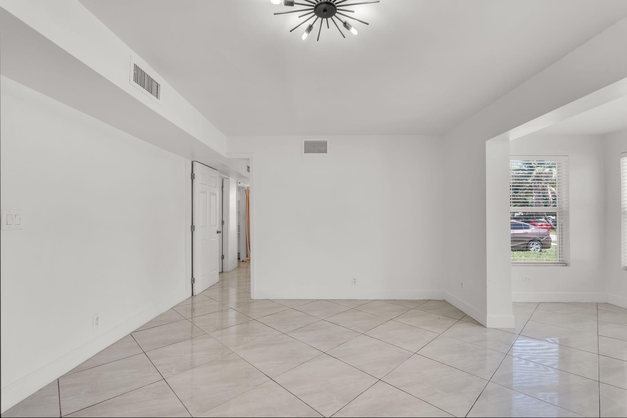 2539 Coolidge Street Property Photo 19