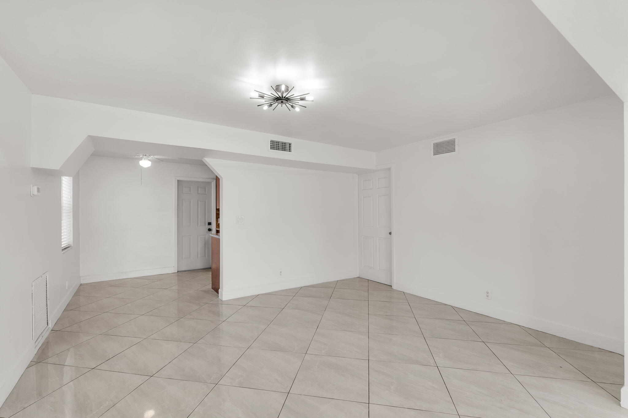 2539 Coolidge Street Property Photo 43