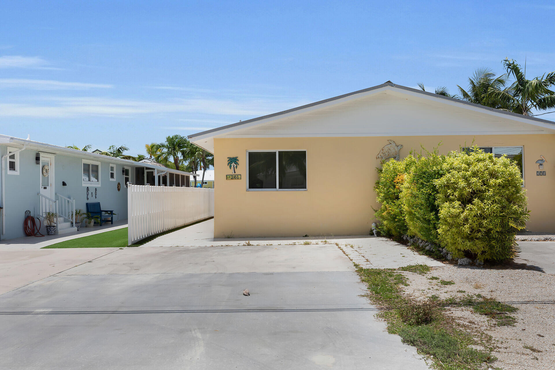 261 3rd Street Property Photo 4