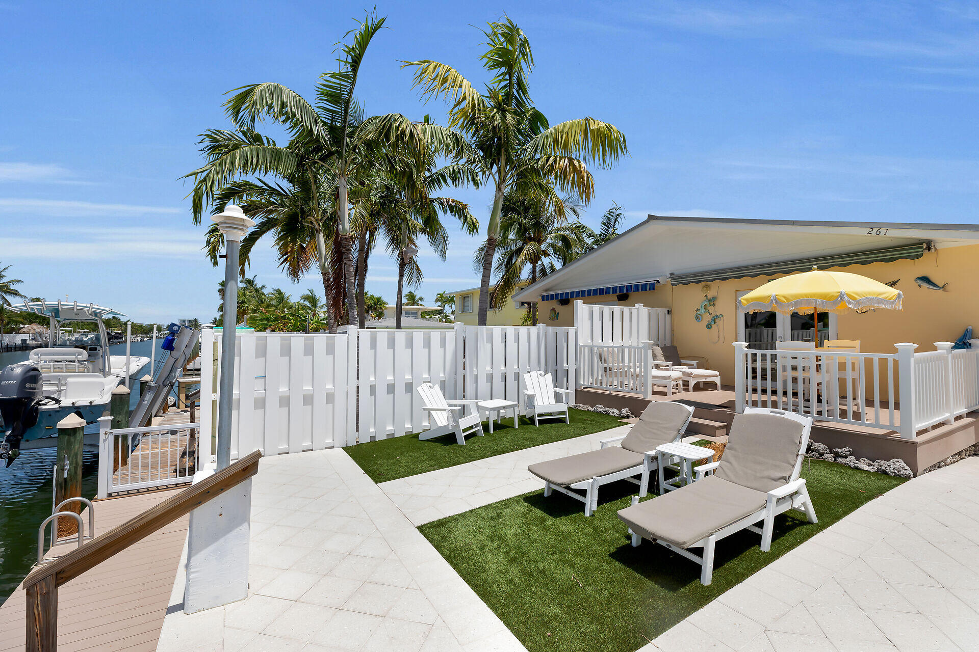 261 3rd Street Property Photo 5