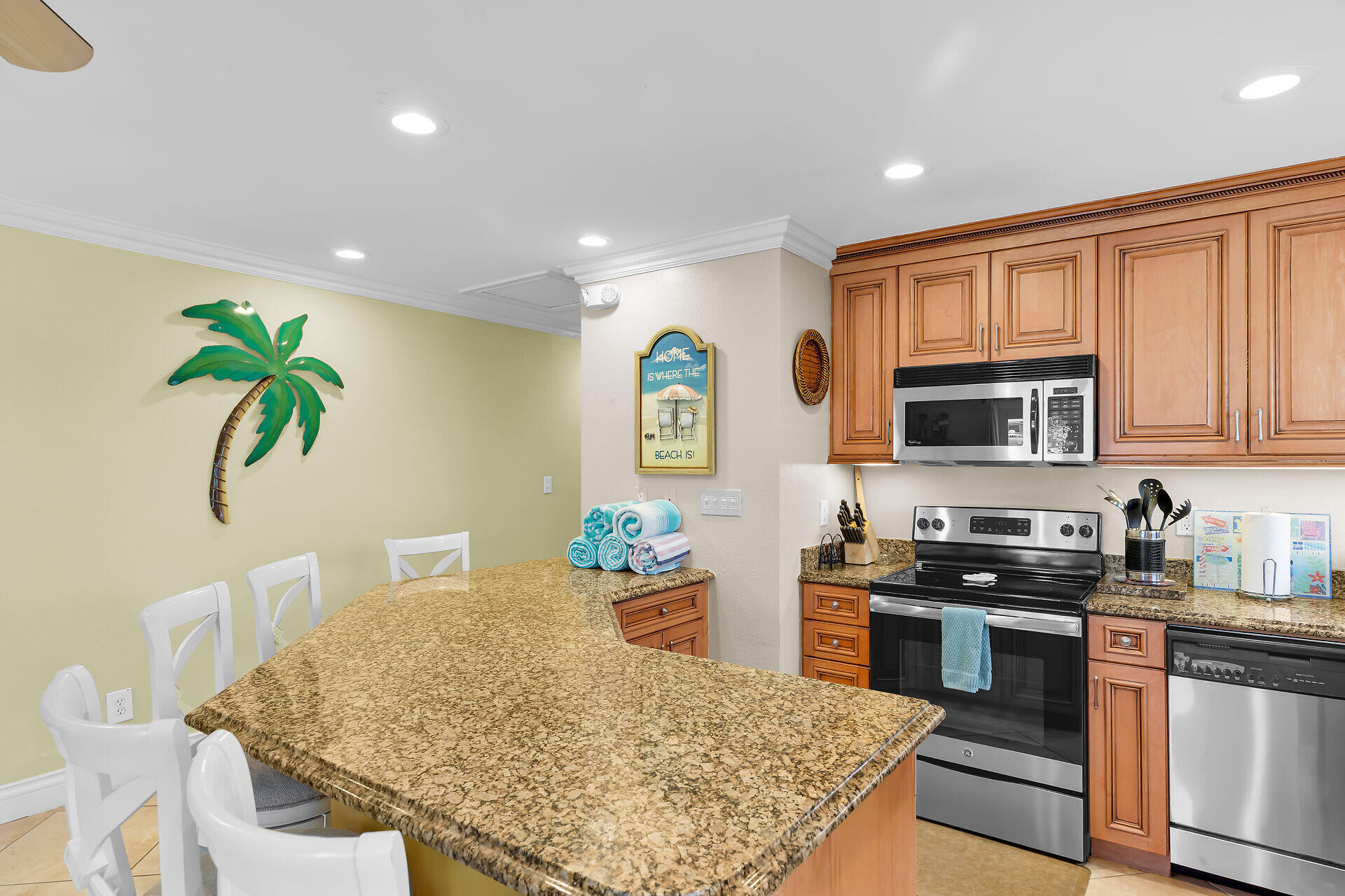 261 3rd Street Property Photo 12