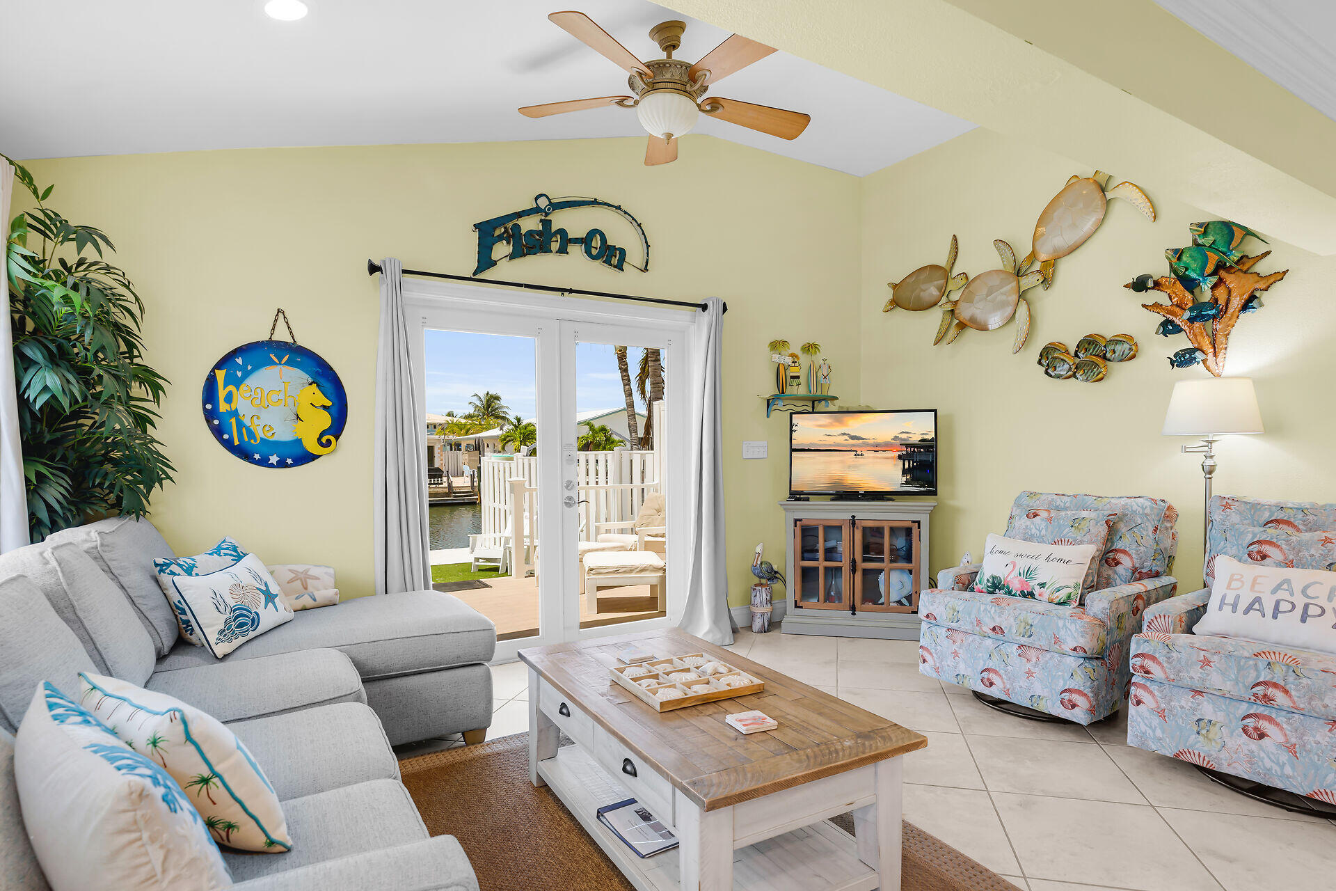 261 3rd Street Property Photo 15