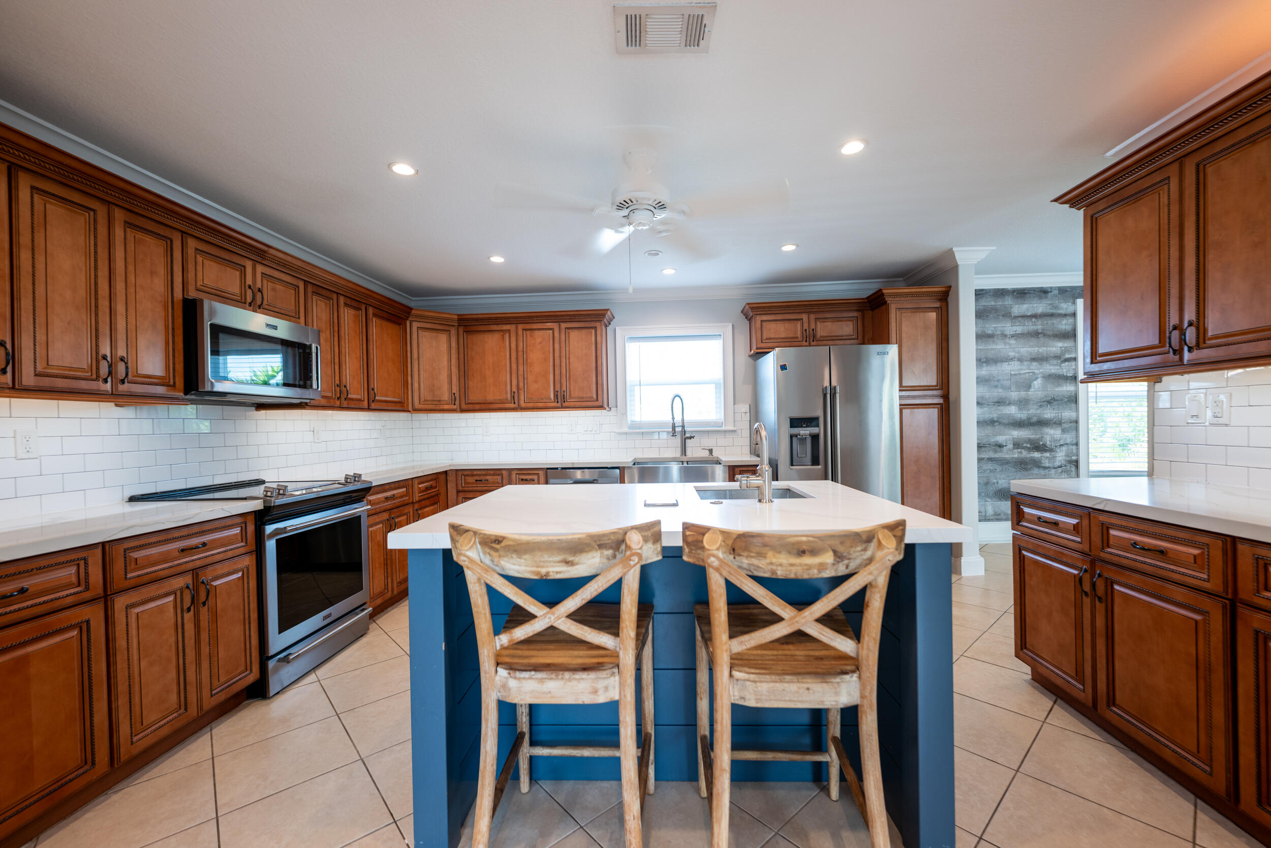 211 Shore Avenue Property Photo 2